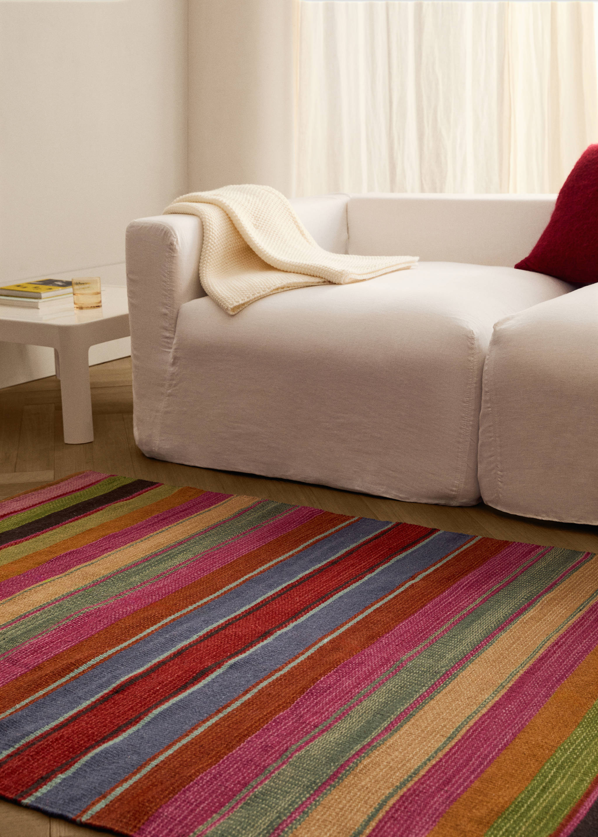 Multi-coloured striped wool carpet - General plane