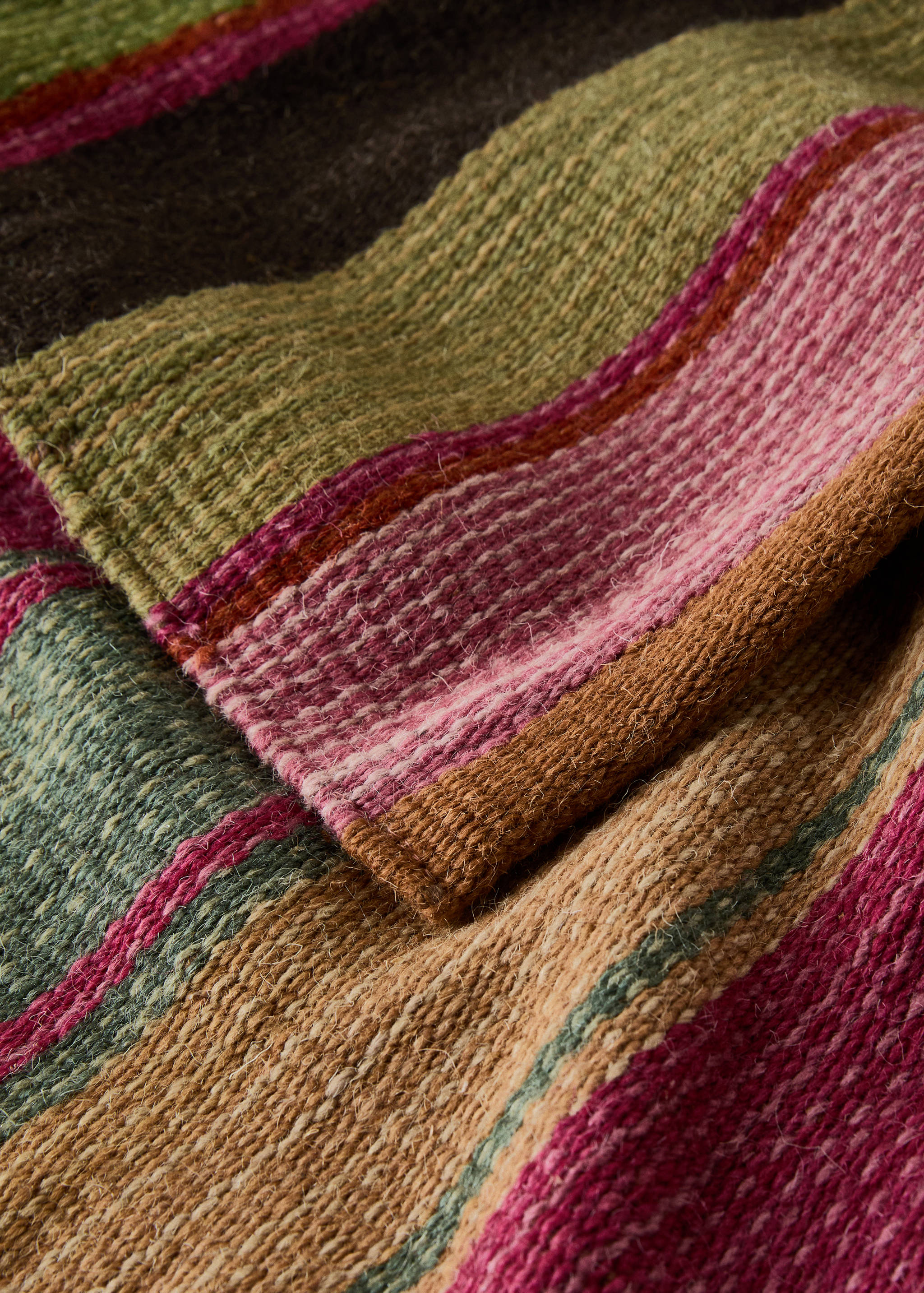 Multi-coloured striped wool carpet - Details of the article 2