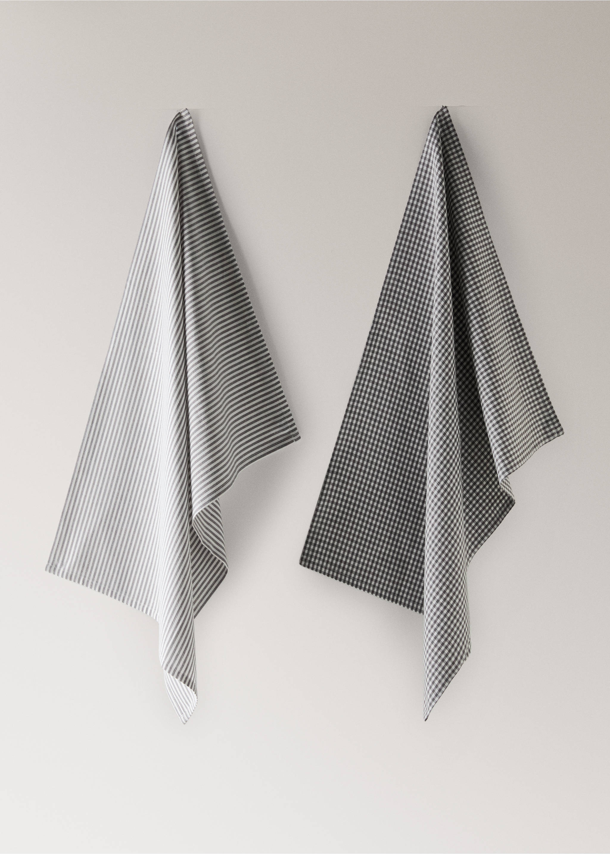 Check and stripe-print kitchen towels - Article without model, Medium Grey. Ref: 17053327-00.