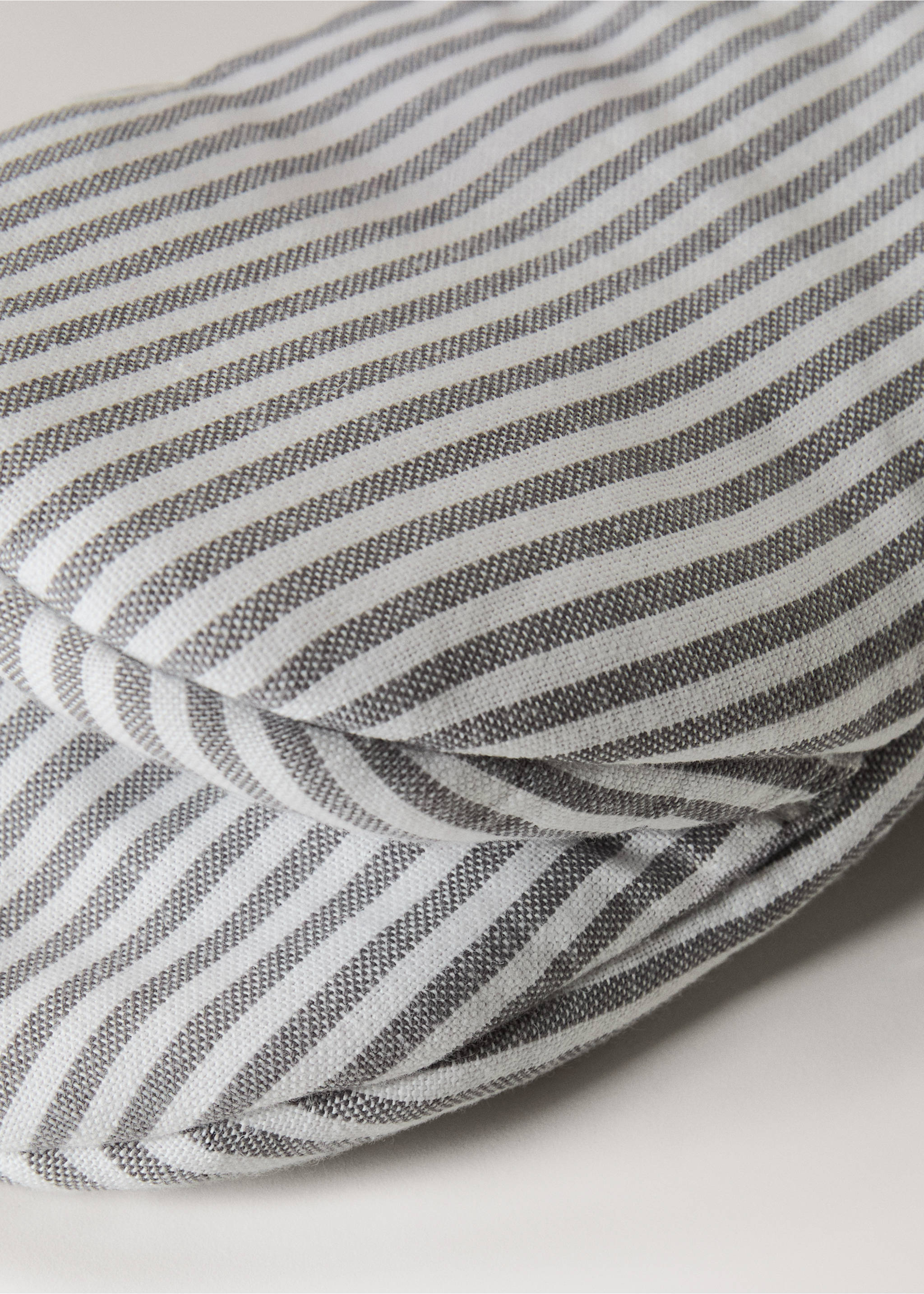 Check and stripe-print mitts - Details of the article 3, Medium Grey. Ref: 17053328-00.