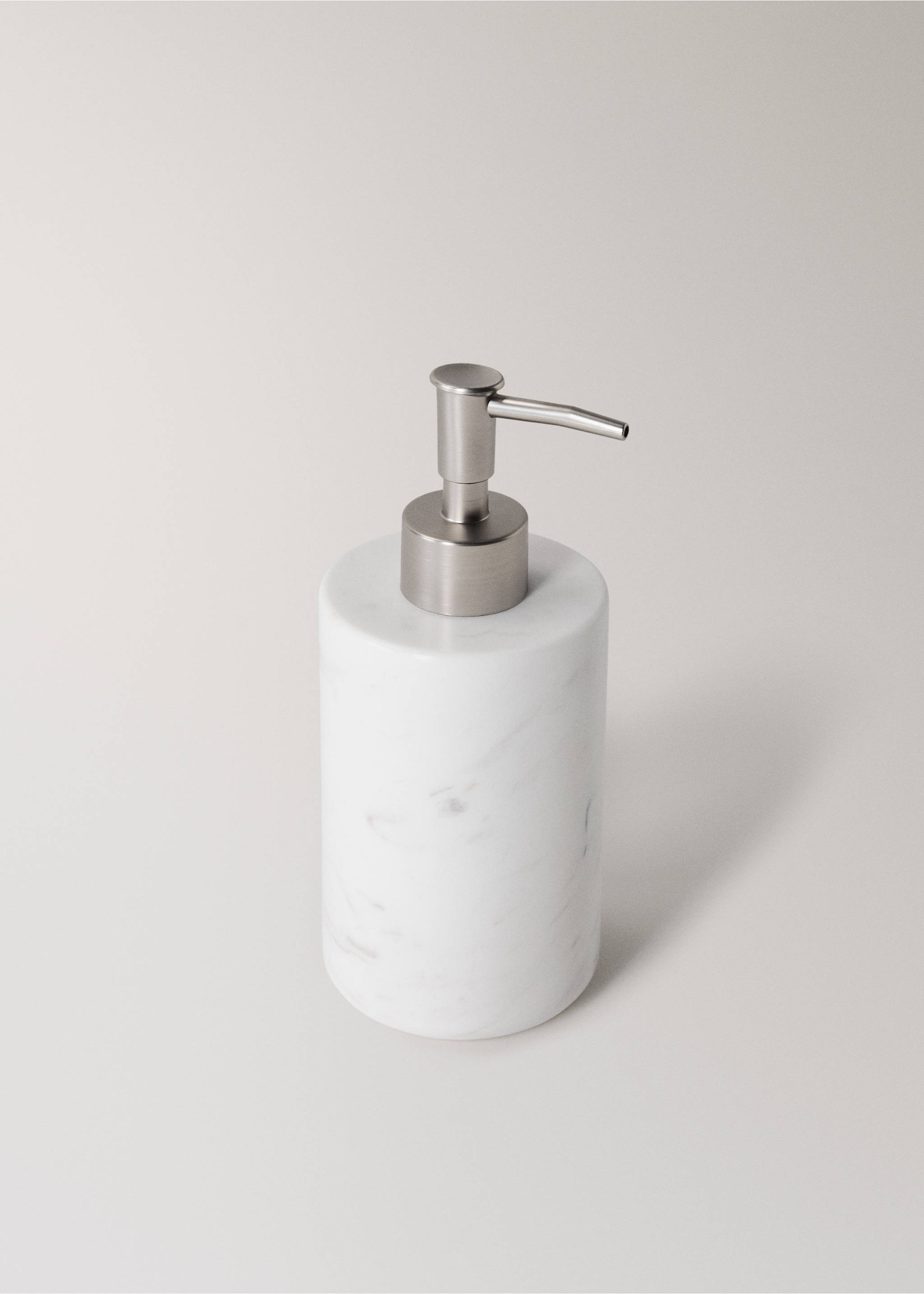 Plain marble soap dispenser - Details of the article 1, White. Ref: 17053806-00.