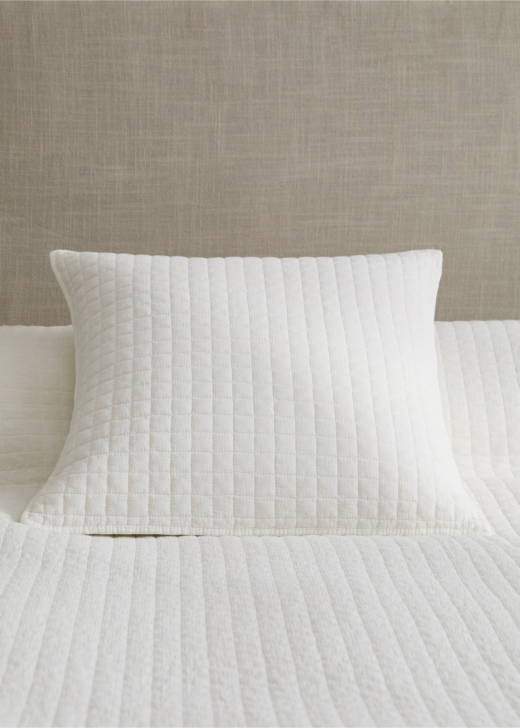 Kopfkissenbezug aus Baumwolle, stückgefärbt, 50 x 50 cm - Allgemeine Ansicht, Ecru. Ref: 17053808-00.