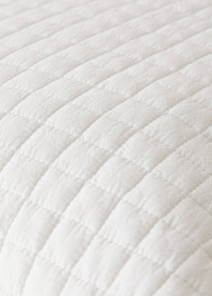 Garment-dyed cotton bed cushion cover 50x50 cm — Ecru