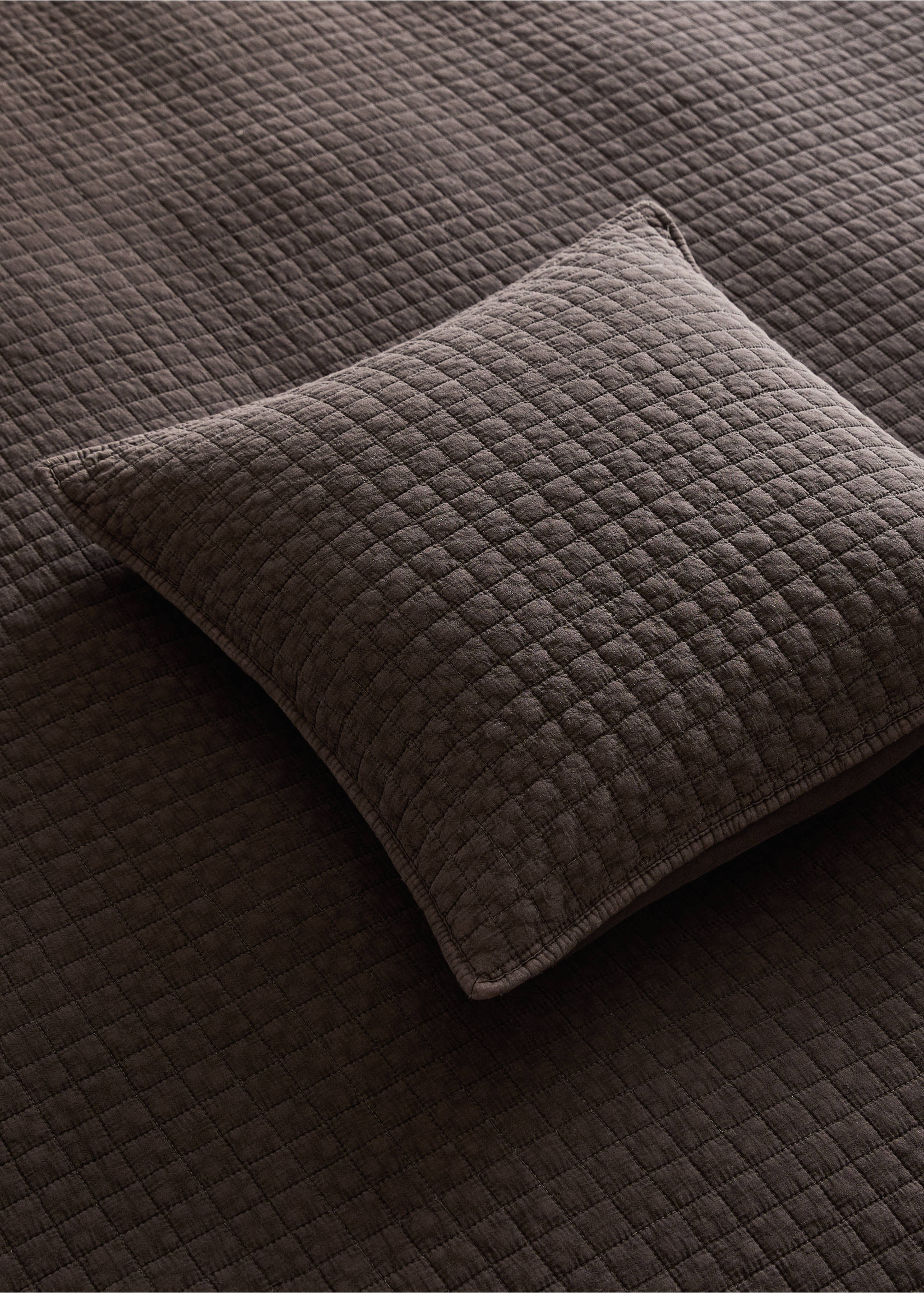 Kopfkissenbezug aus Baumwolle, stückgefärbt, 50 x 50 cm - Allgemeine Ansicht, Kaffeebraun. Ref: 17053808-00.