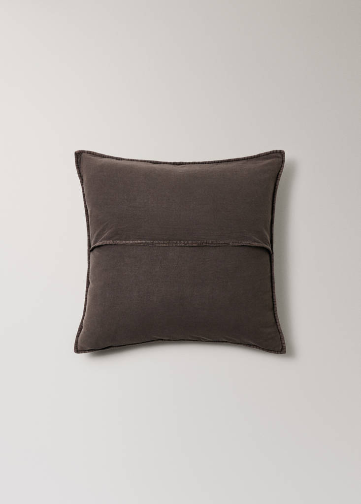Garment-dyed cotton bed cushion cover 50x50 cm — Coffee