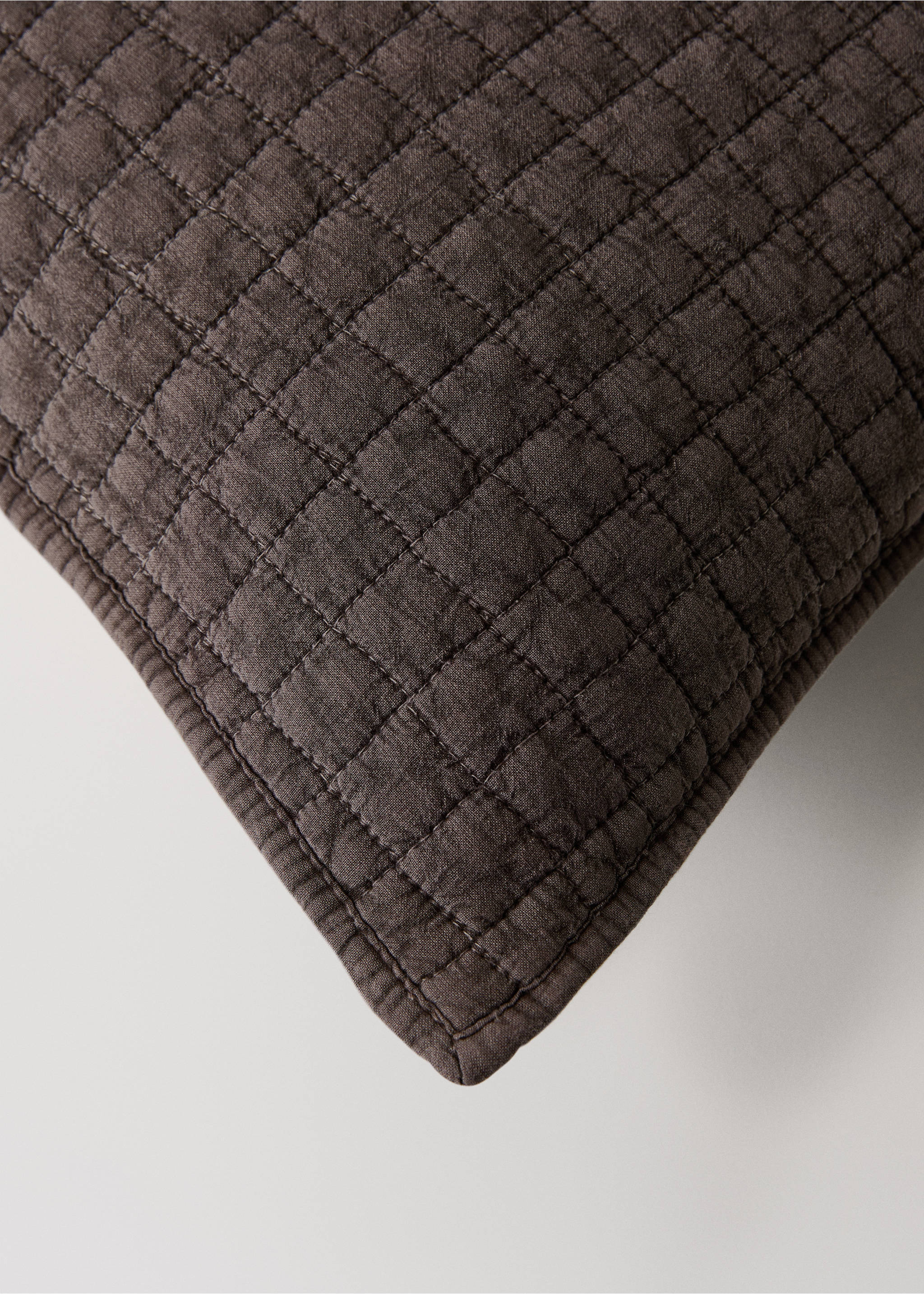 Kopfkissenbezug aus Baumwolle, stückgefärbt, 50 x 50 cm - Detail des Artikels 2, Kaffeebraun. Ref: 17053808-00.