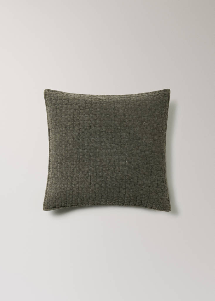 Garment-dyed cotton bed cushion cover 50x50 cm — Olive Green