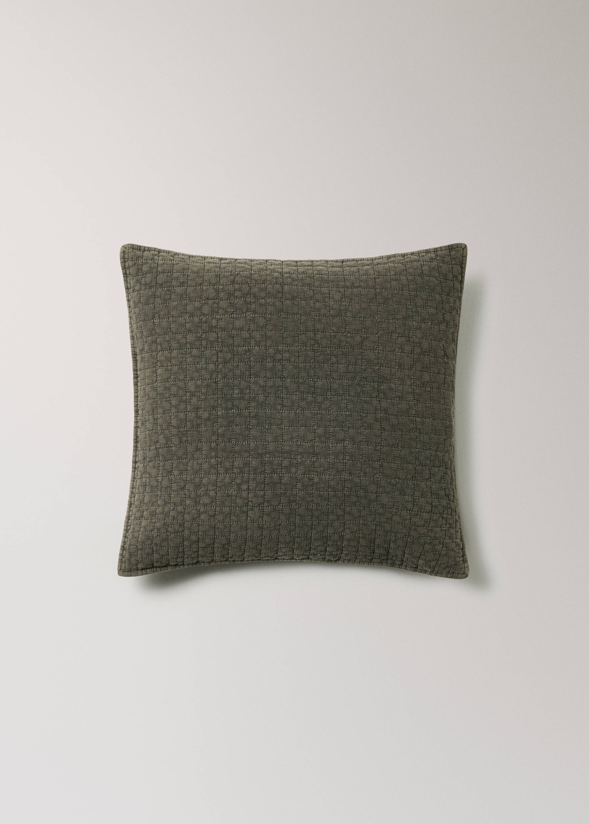Garment-dyed cotton bed cushion cover 50x50 cm - Article without model