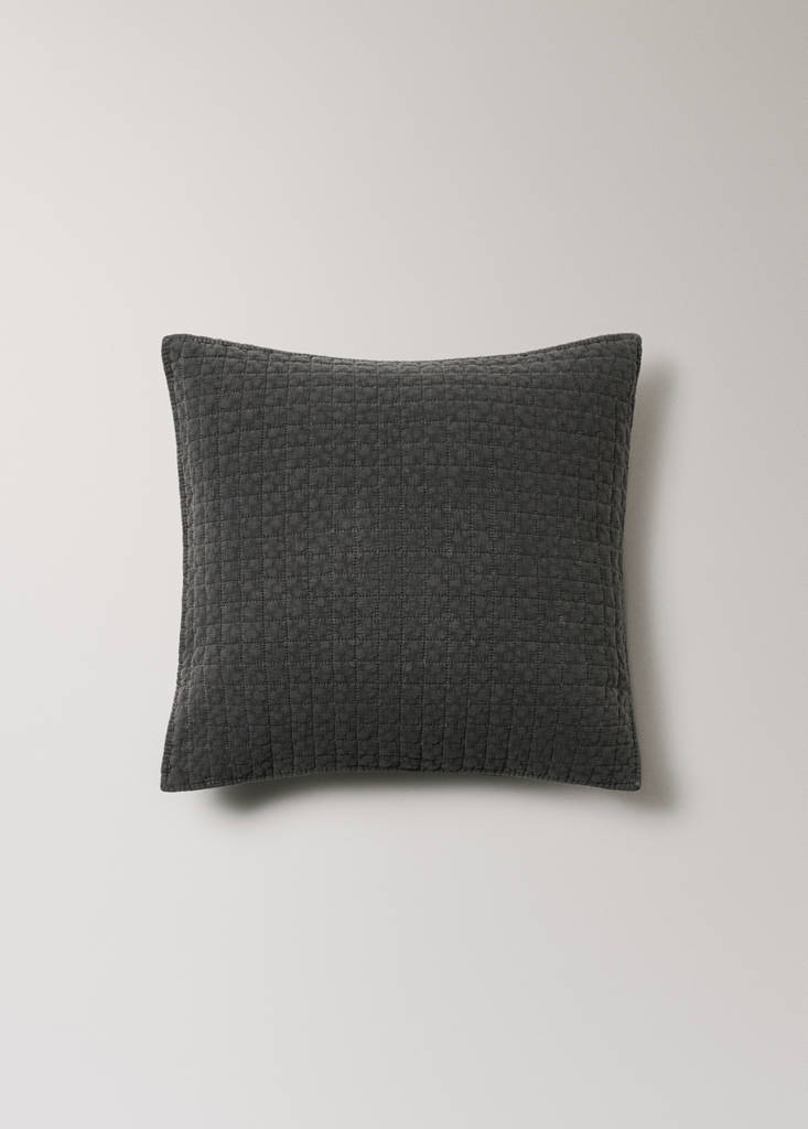 Garment-dyed cotton bed cushion cover 50x50 cm — Russet