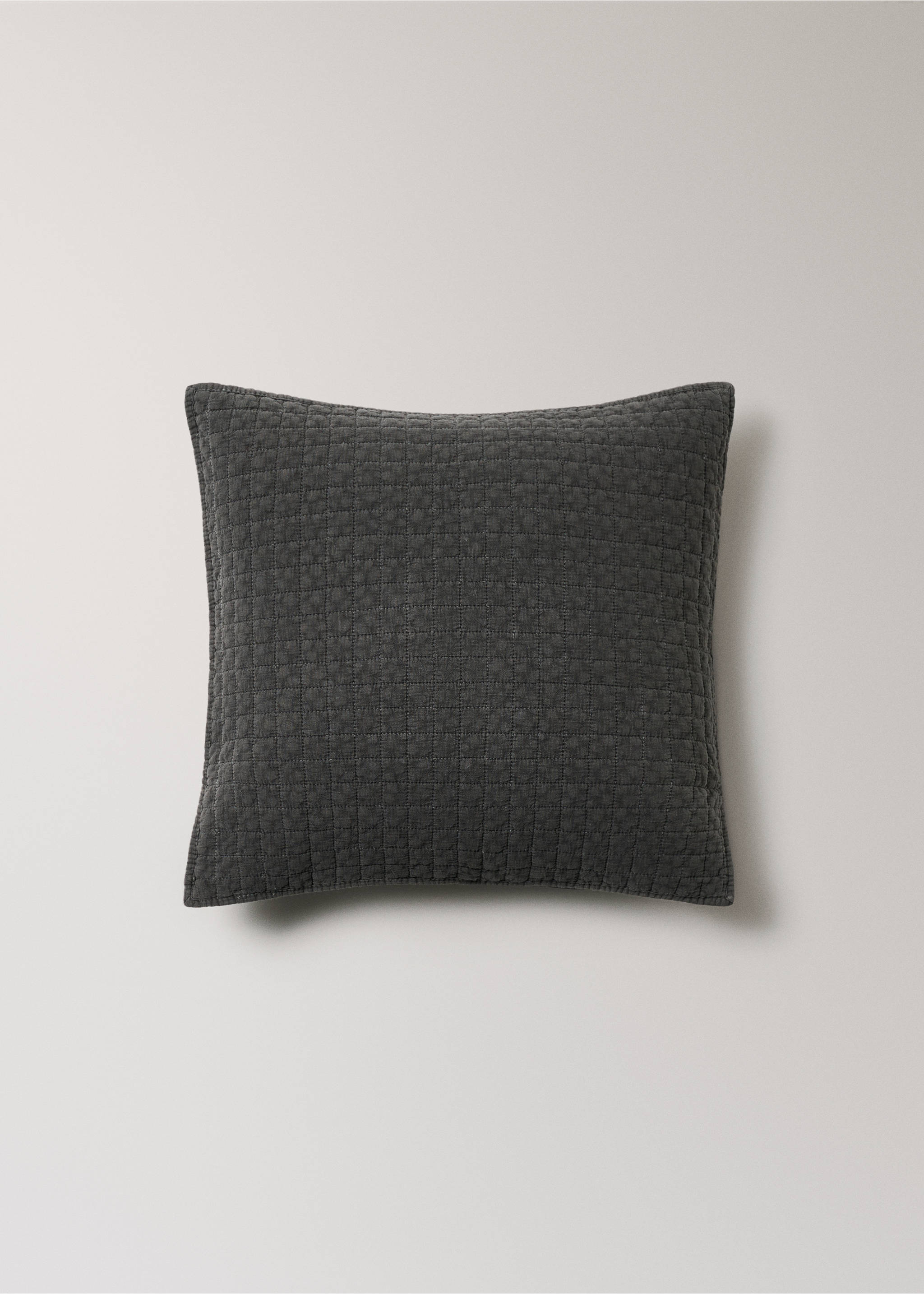 Garment-dyed cotton bed cushion cover 50x50 cm - Article without model, Russet. Ref: 17053808-00.