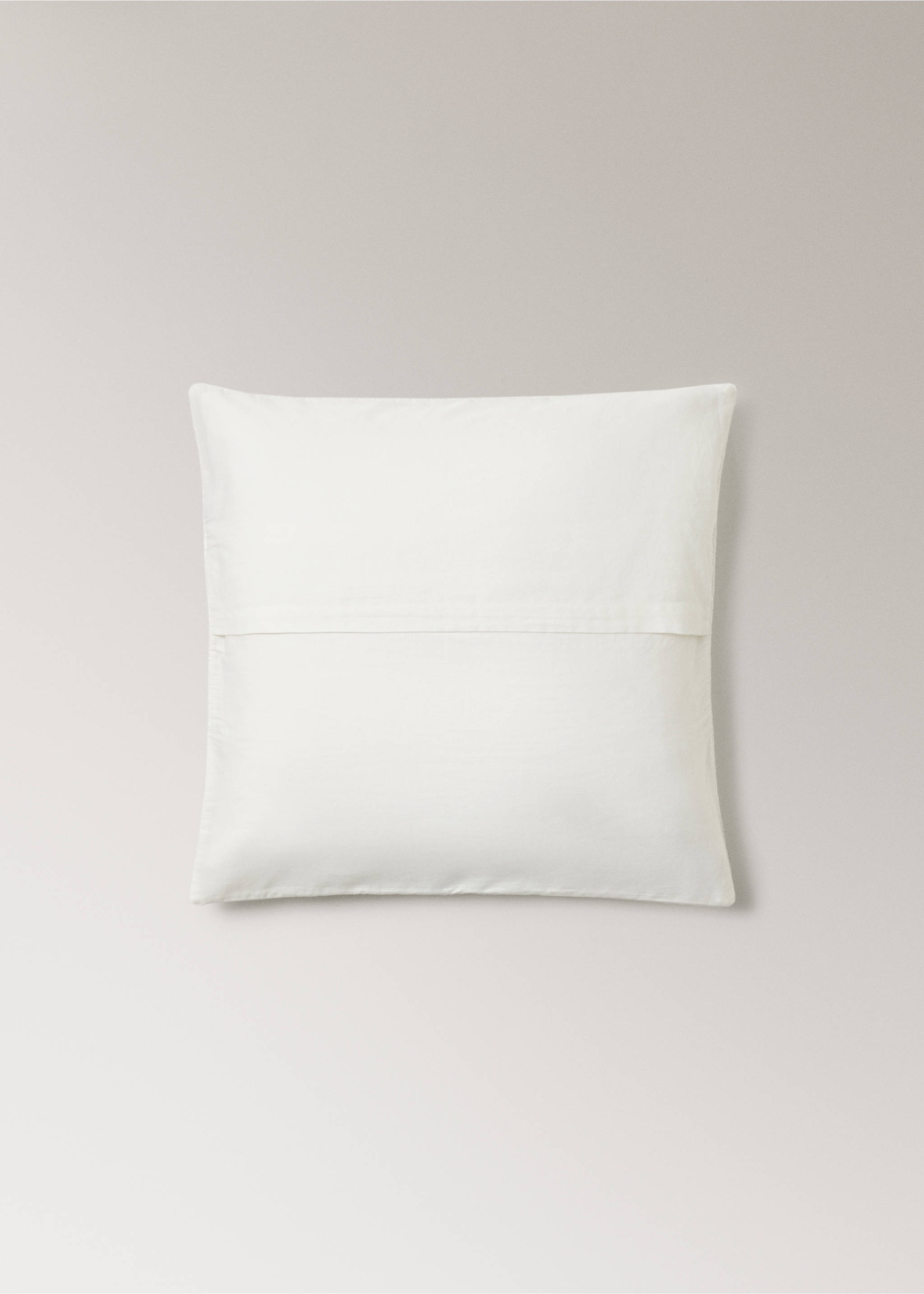 Satin cushion cover - Details of the article 1, Ecru. Ref: 17053809-00.
