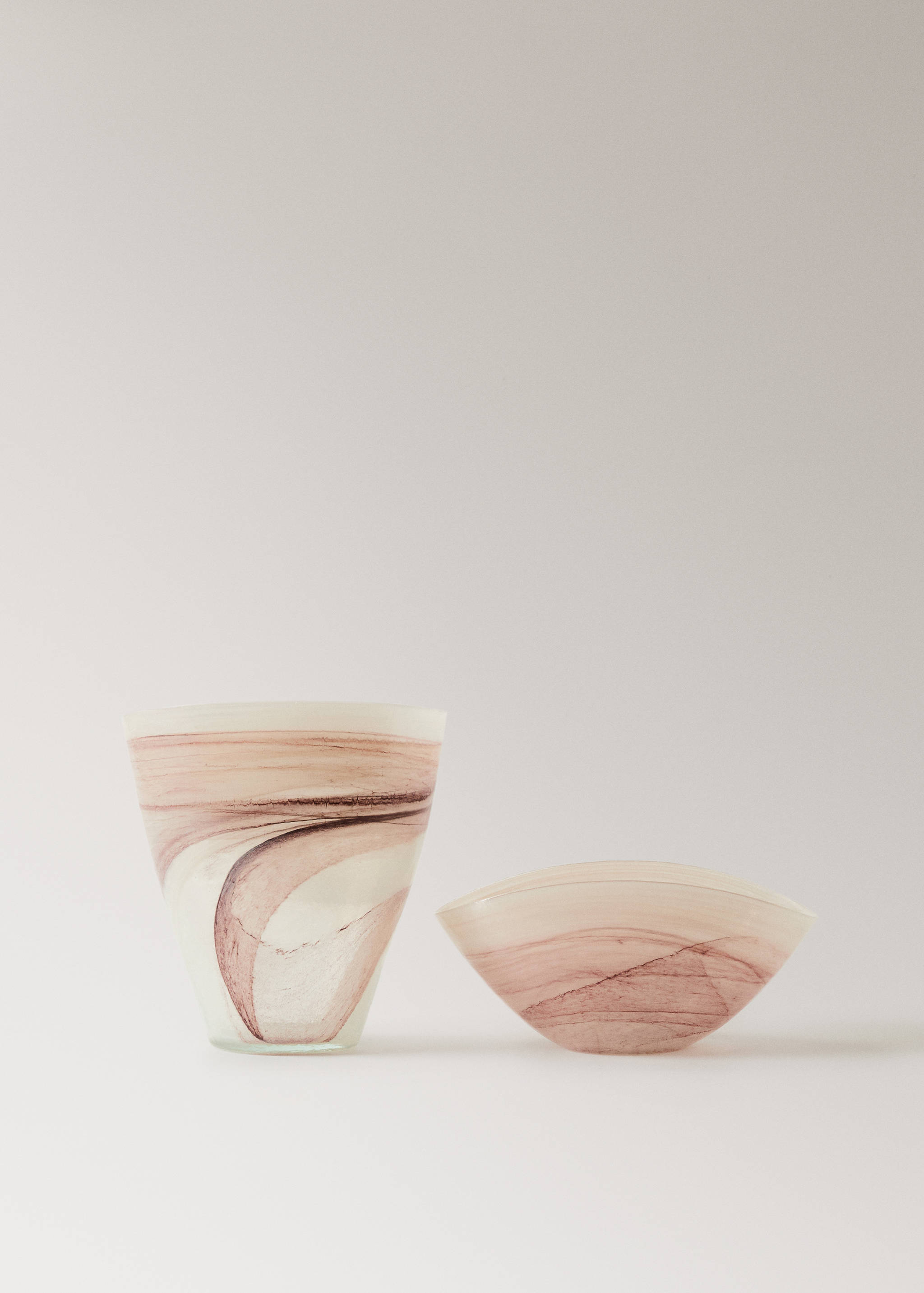 Alabaster-effect decorative glass bowl - Details of the article 3