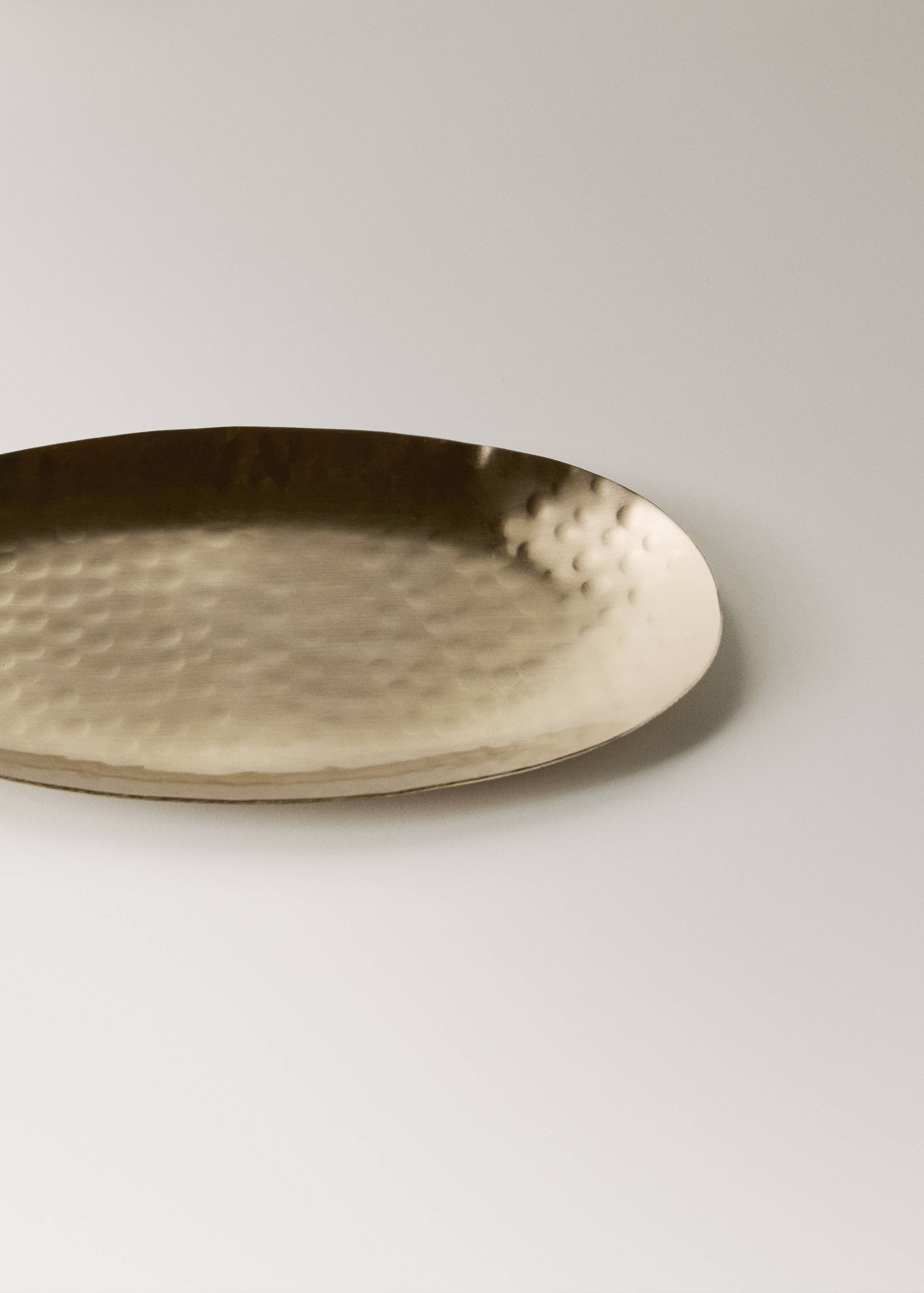 Medium golden decorative tray - Details of the article 1