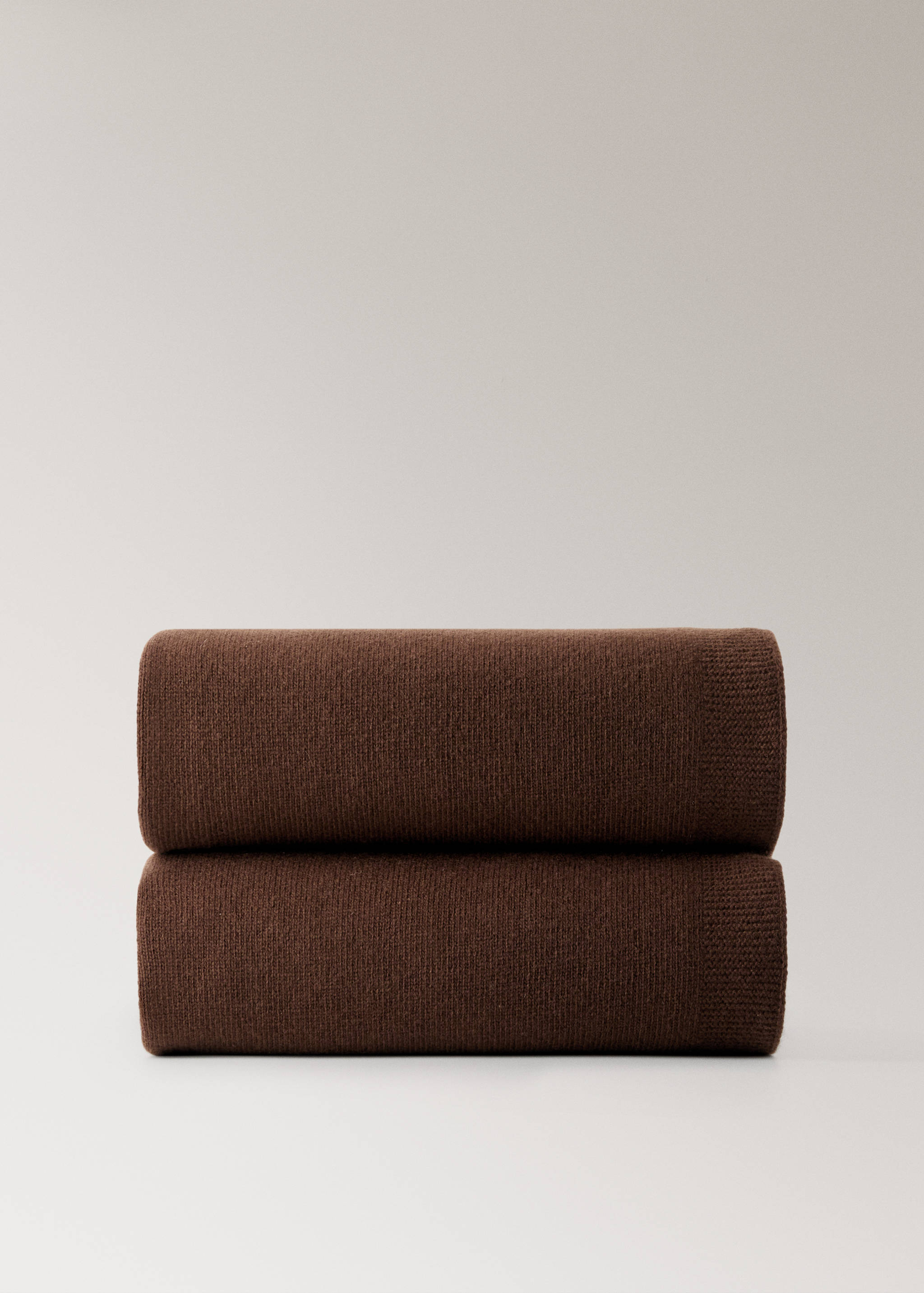 Gestreifte Kinderdecke aus Wolle mit Lochmuster - Artikel ohne Model