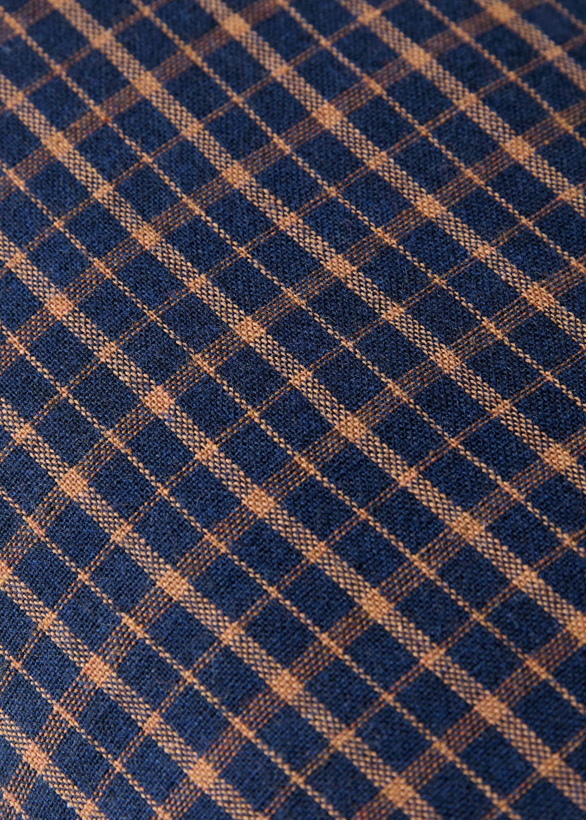 Children's cushion cover with check pattern and overlock stitching 20x30 cm - Details of the article 2