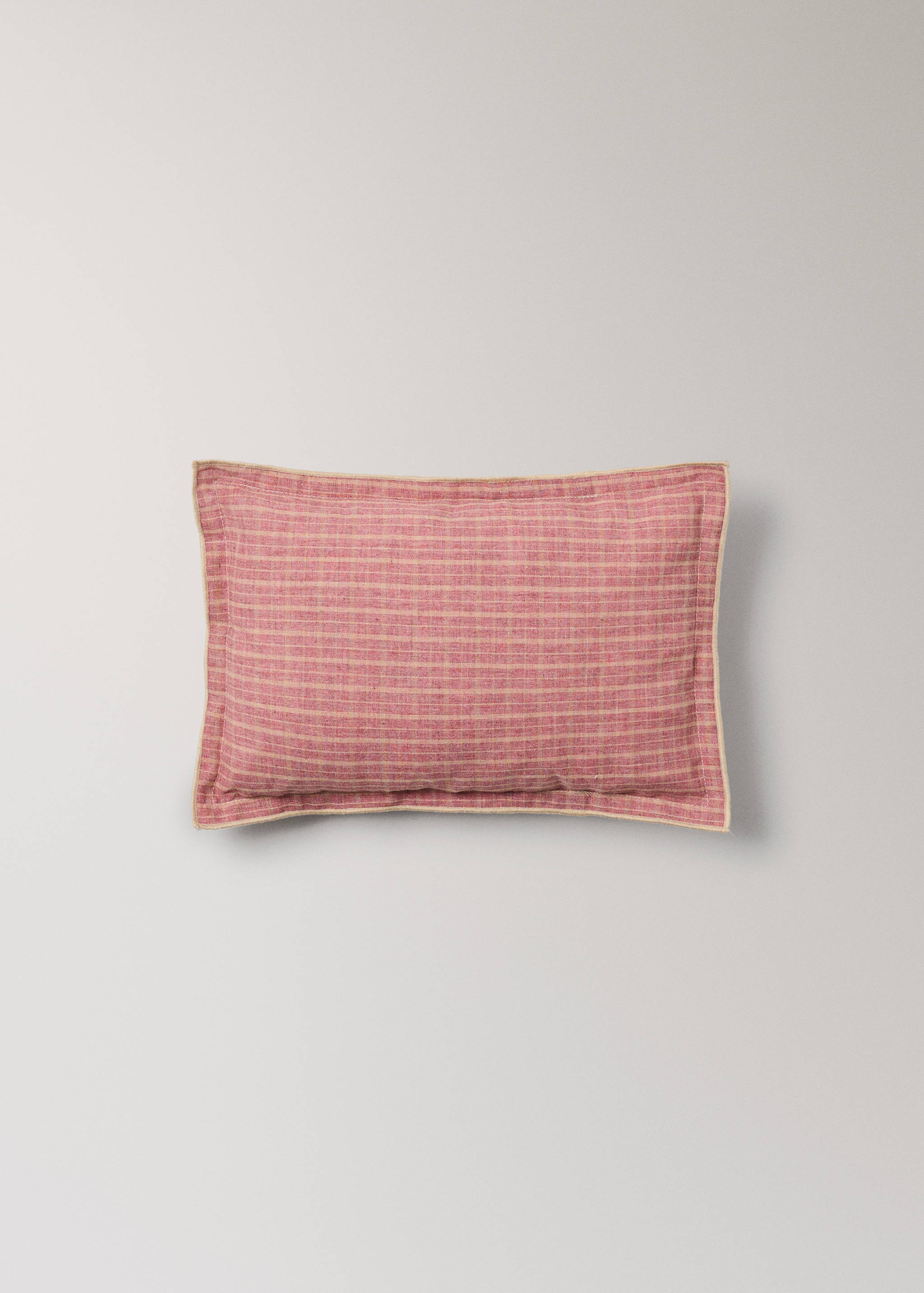 Children's cushion cover with check pattern and overlock stitching 20x30 cm - Article without model