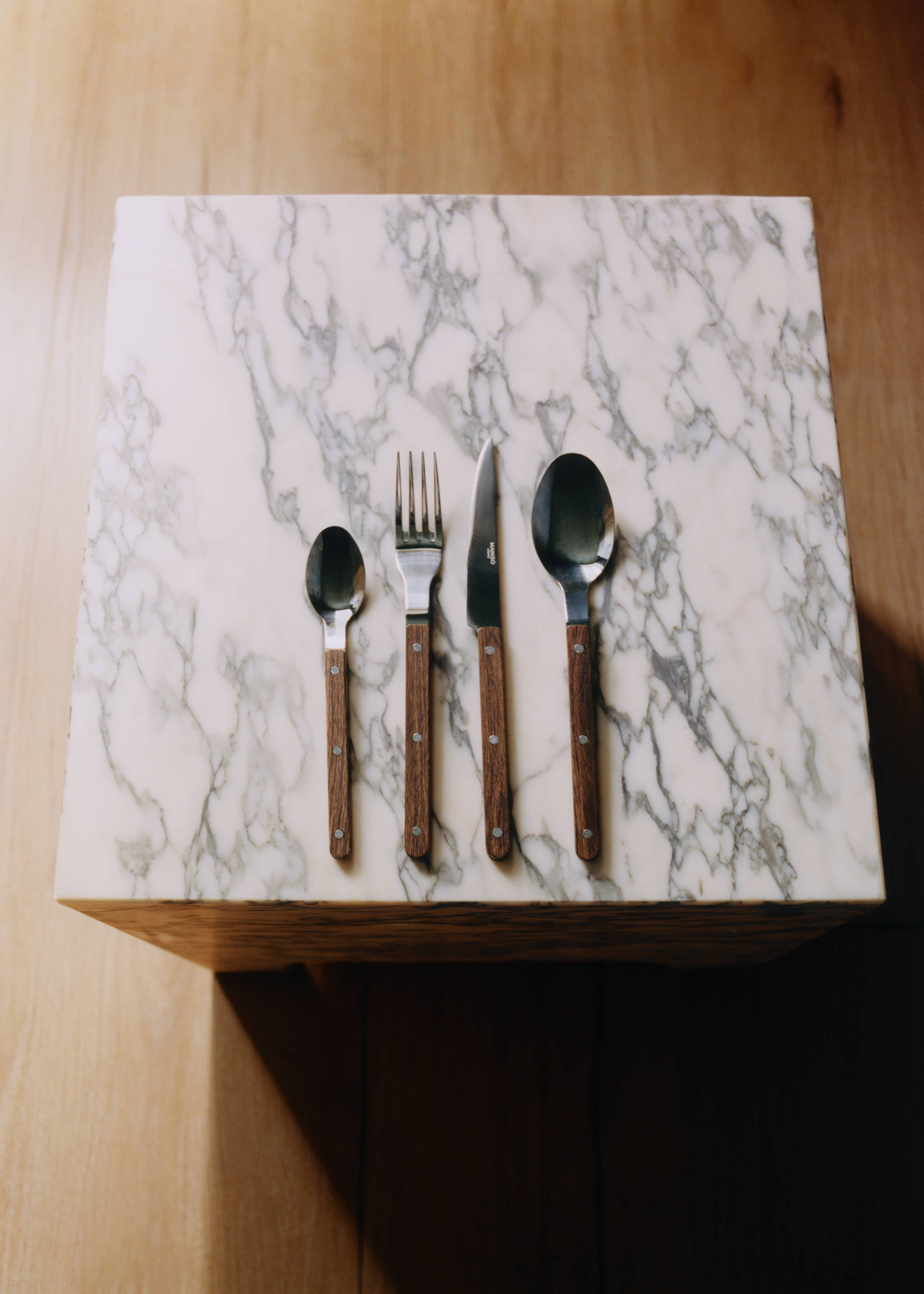 4-piece stainless steel cutlery set with resin handle - Details of the article 5