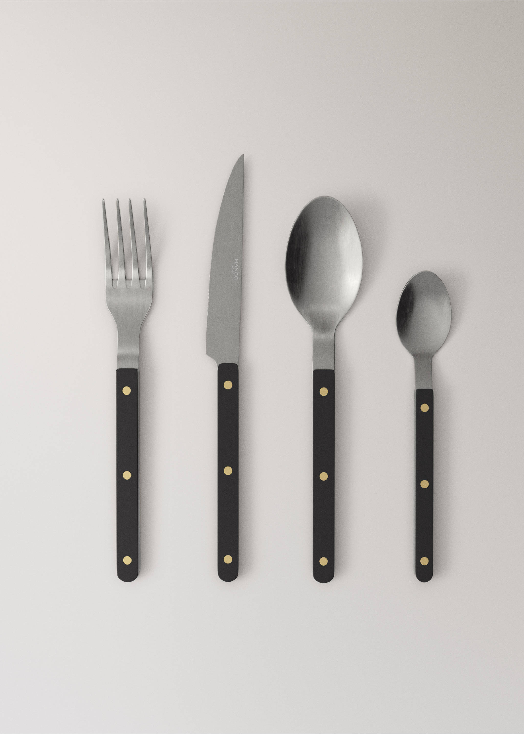 4-piece stainless steel cutlery set with resin handle - Article without model, Black. Ref: 17053826-00.