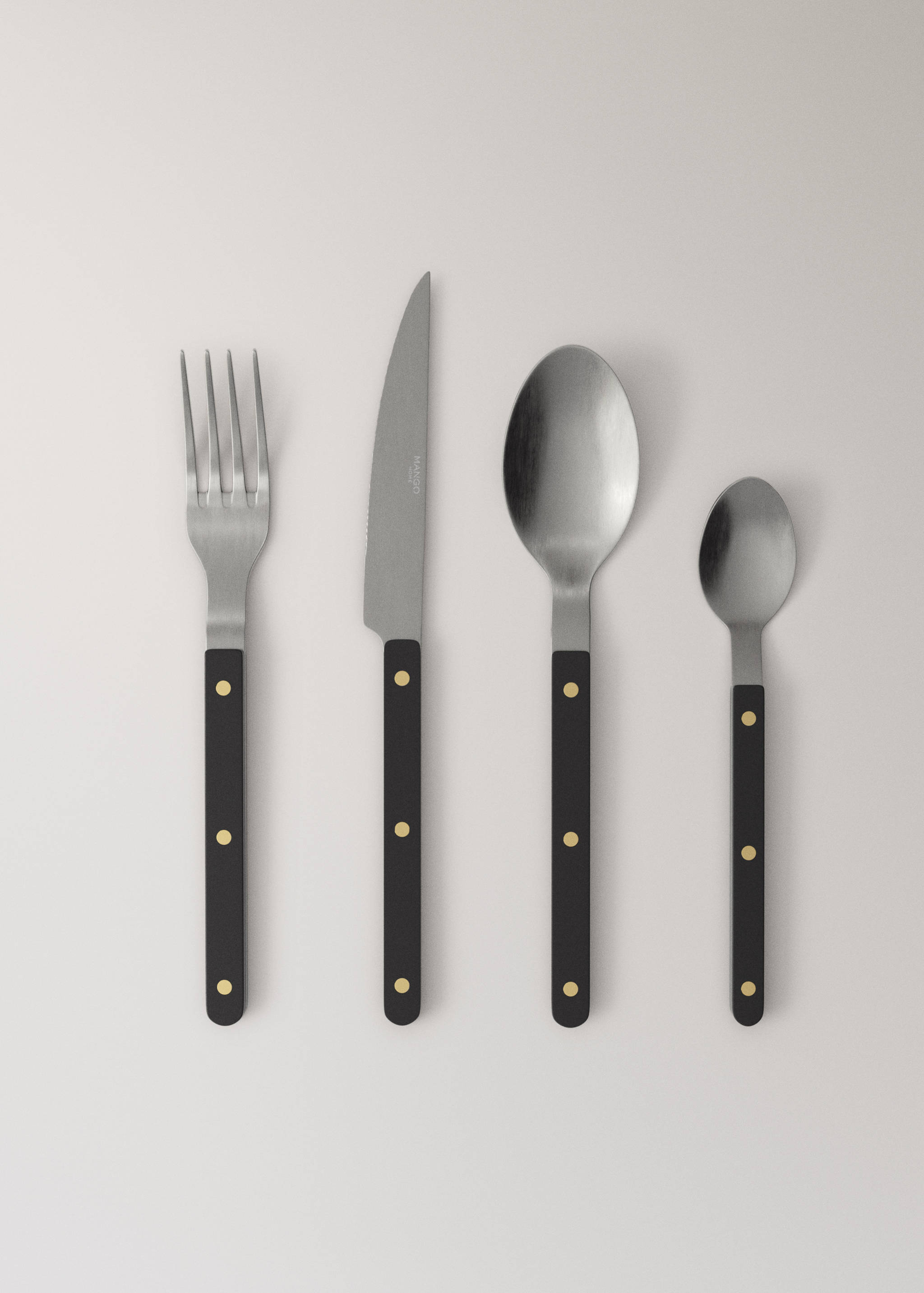 4-piece stainless steel cutlery set with resin handle - Article without model