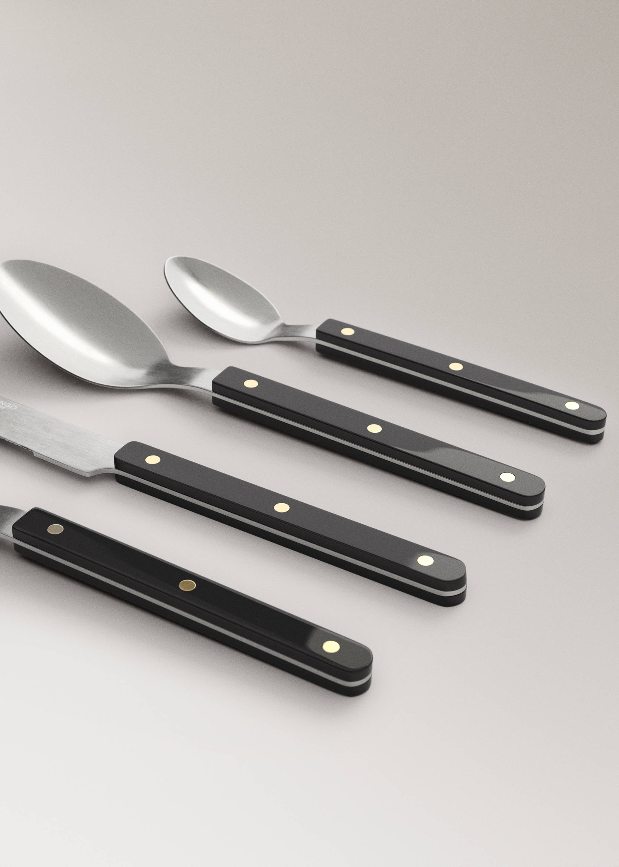 4-piece stainless steel cutlery set with resin handle - Details of the article 1