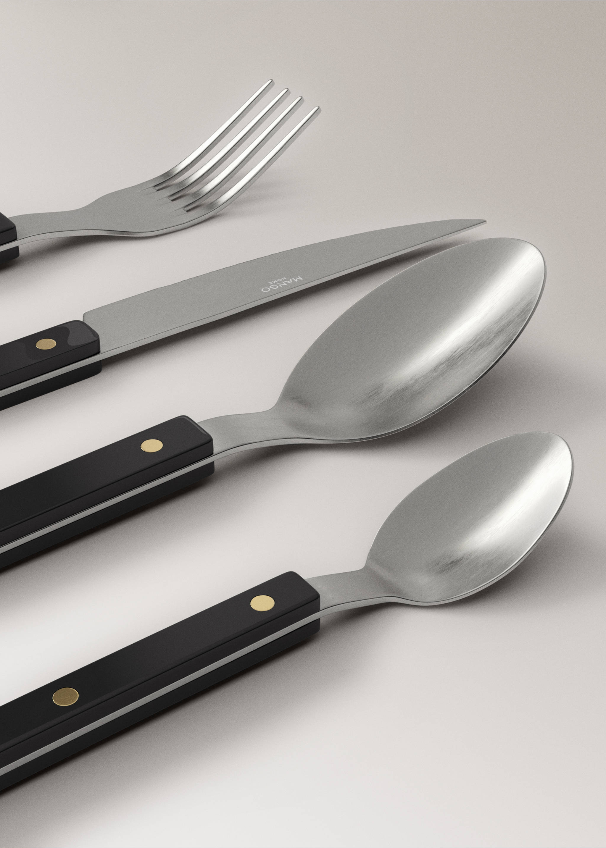 4-piece stainless steel cutlery set with resin handle - Details of the article 2, Black. Ref: 17053826-00.