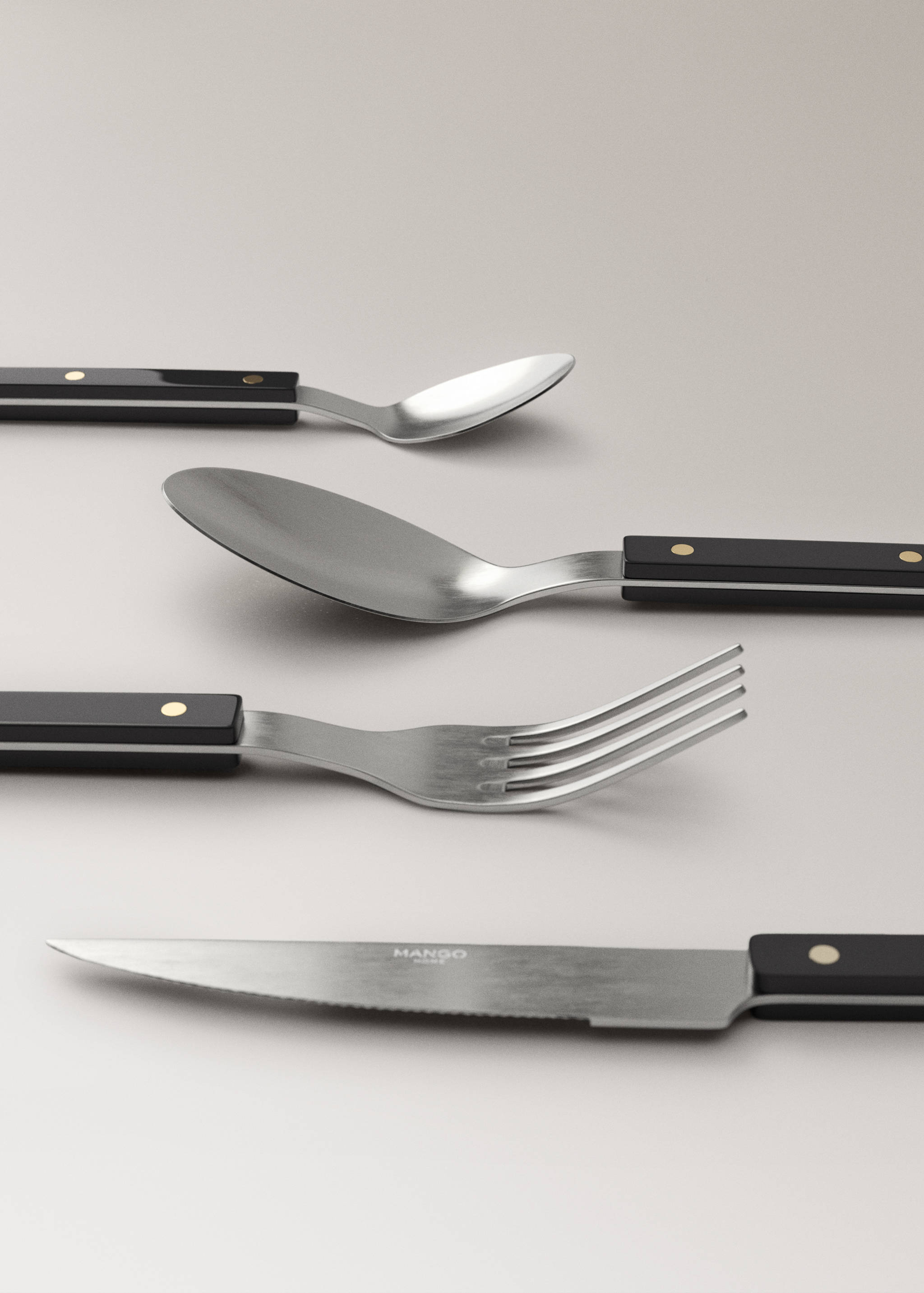 4-piece stainless steel cutlery set with resin handle - Details of the article 3