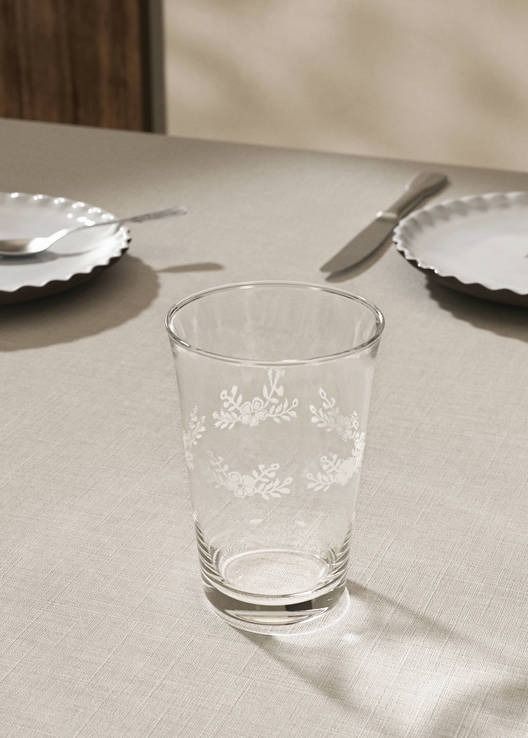 Glass flower vase - General plane