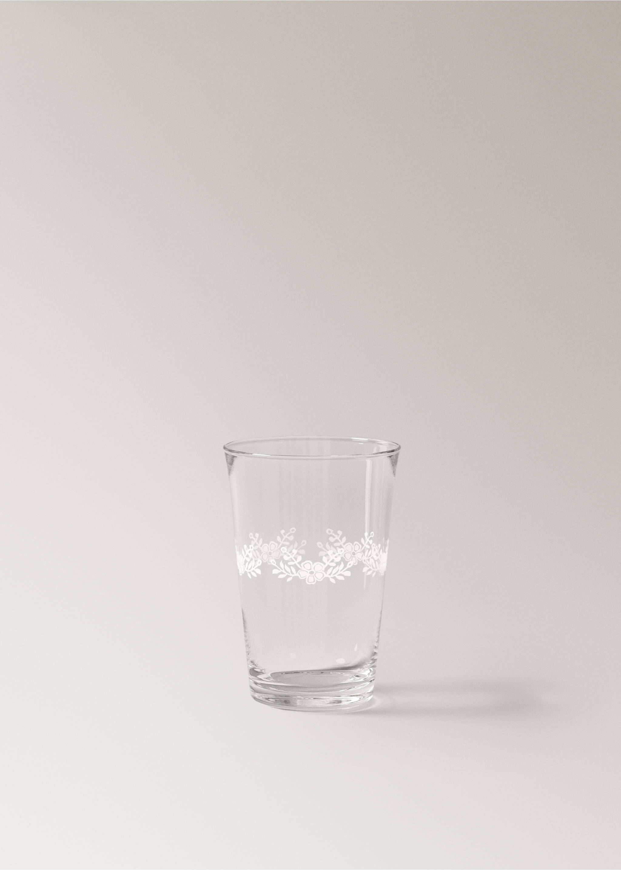 Glasvas med blommor - Artikel utan modell, Benvit. Ref: 17053827-00.