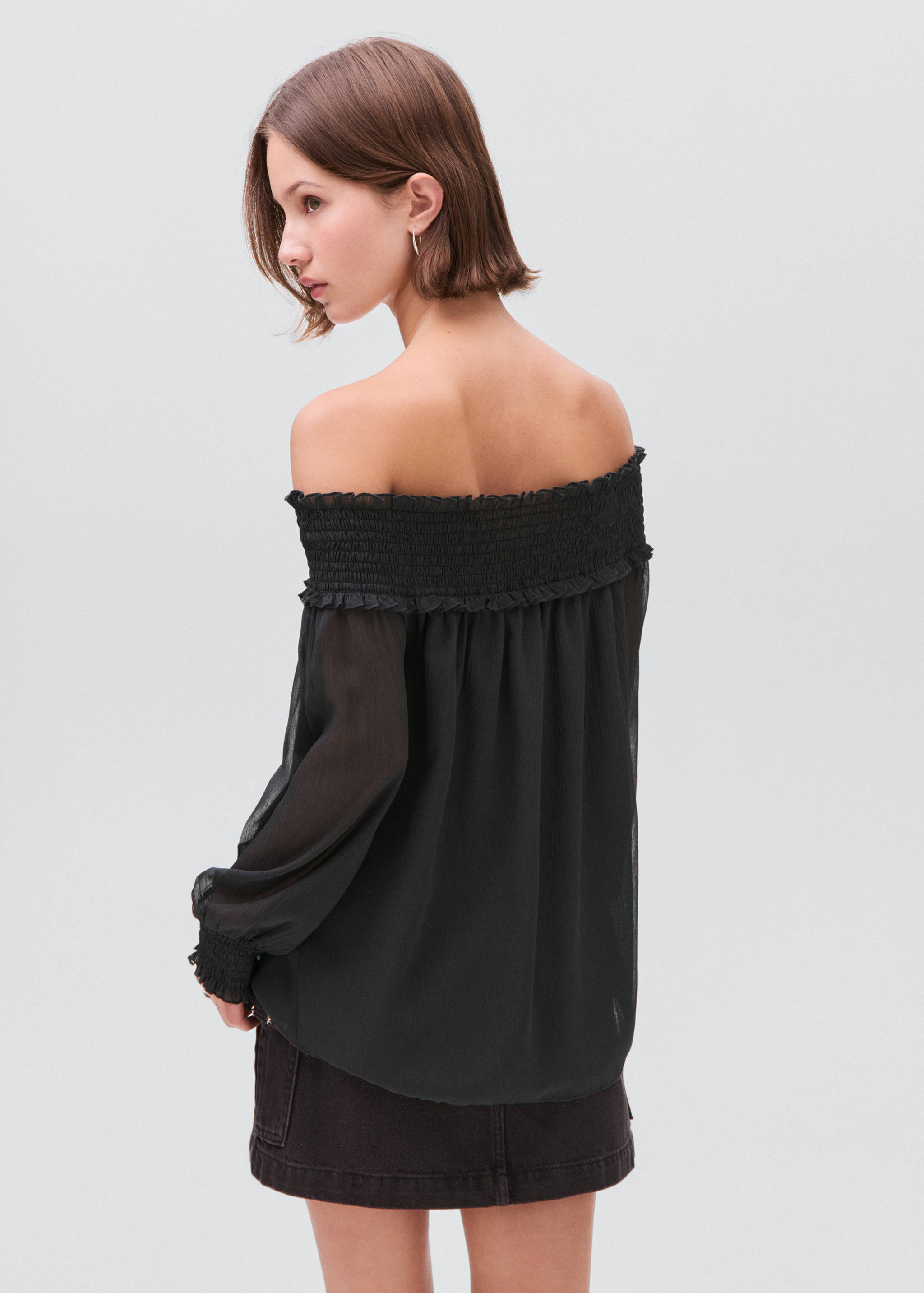 Strapless blouse with ruffled panel - Reverse of the article