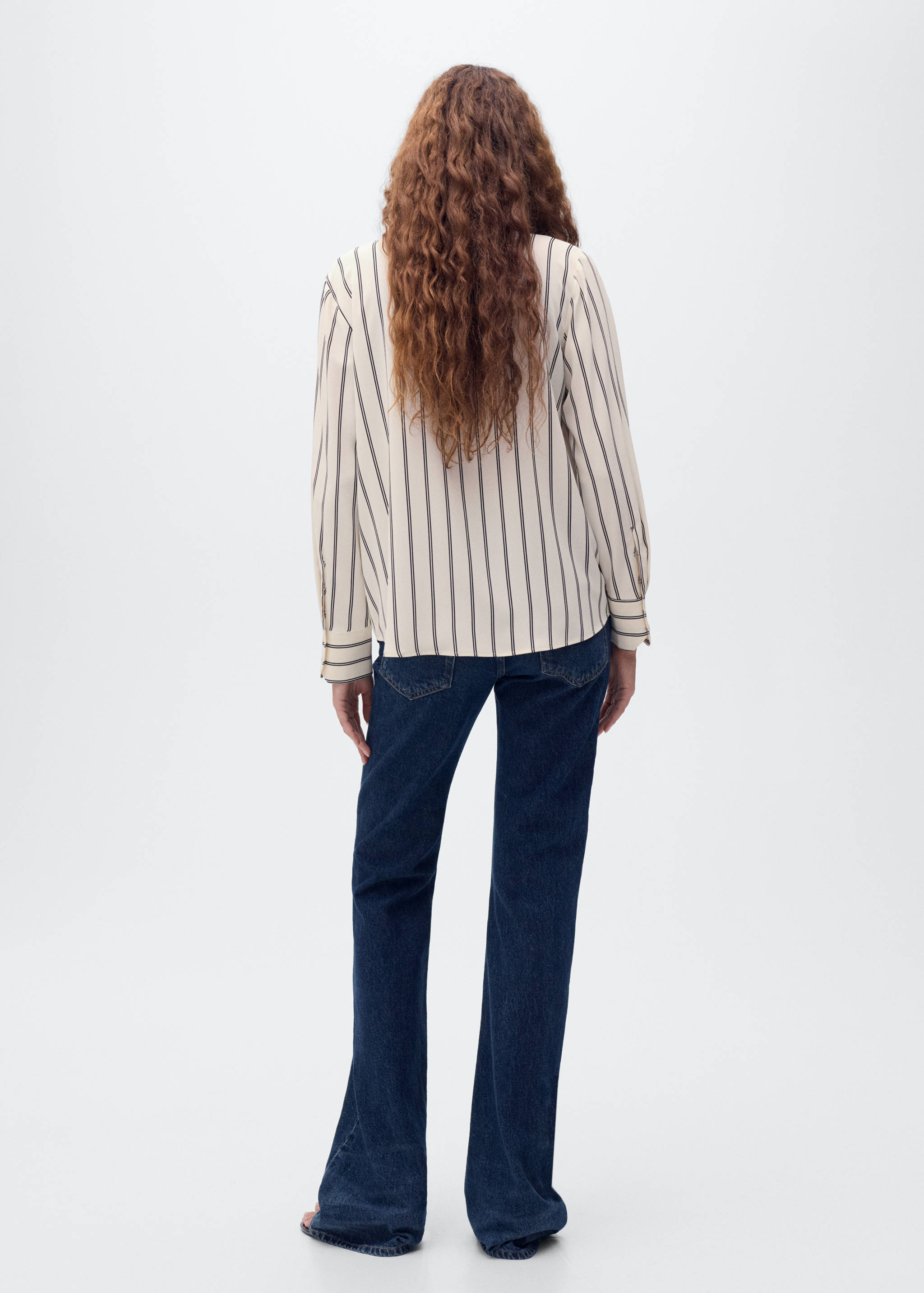 Fluid long-sleeved blouse - Reverse of the article