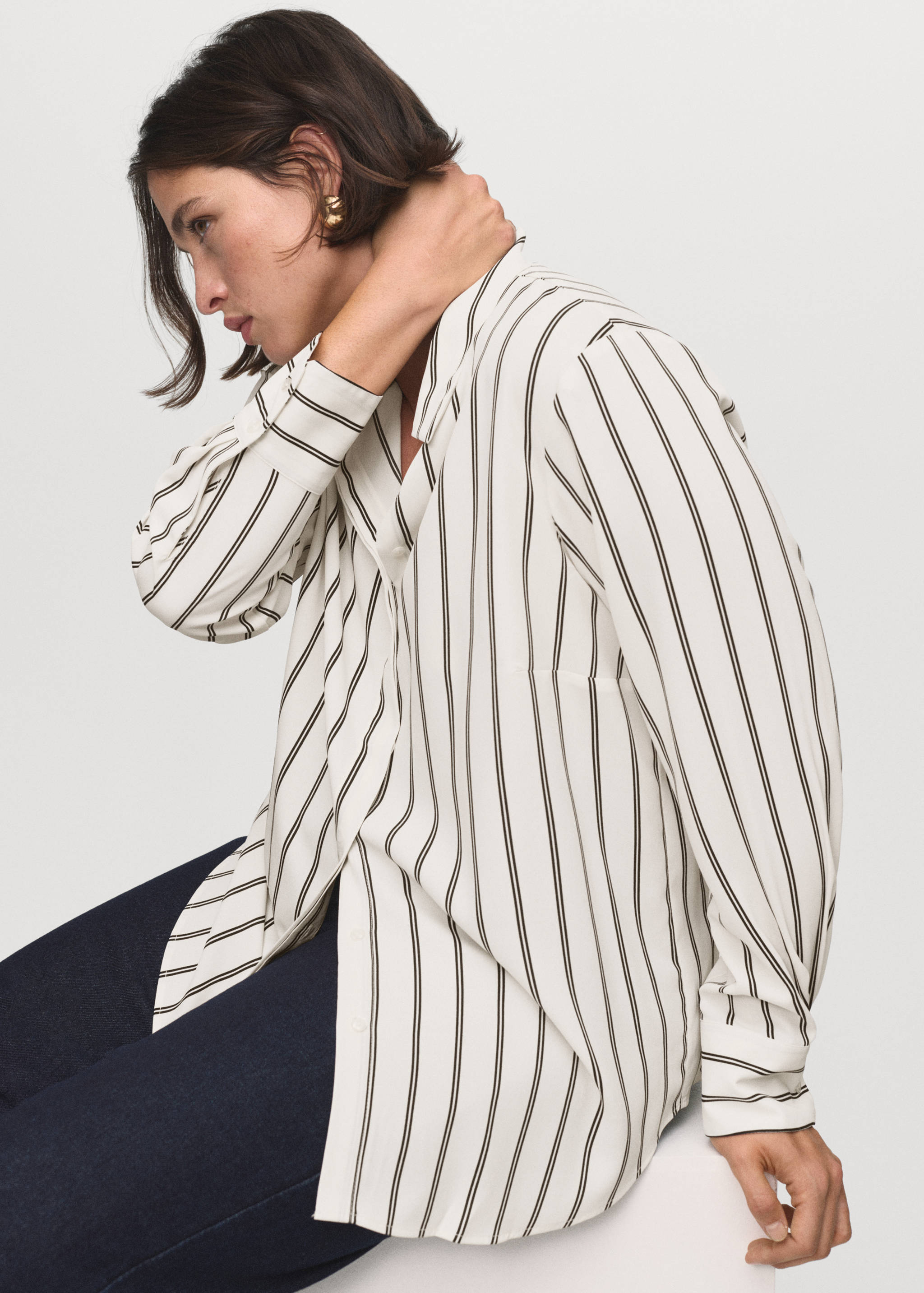 Fluid long-sleeved blouse - Details of the article 5