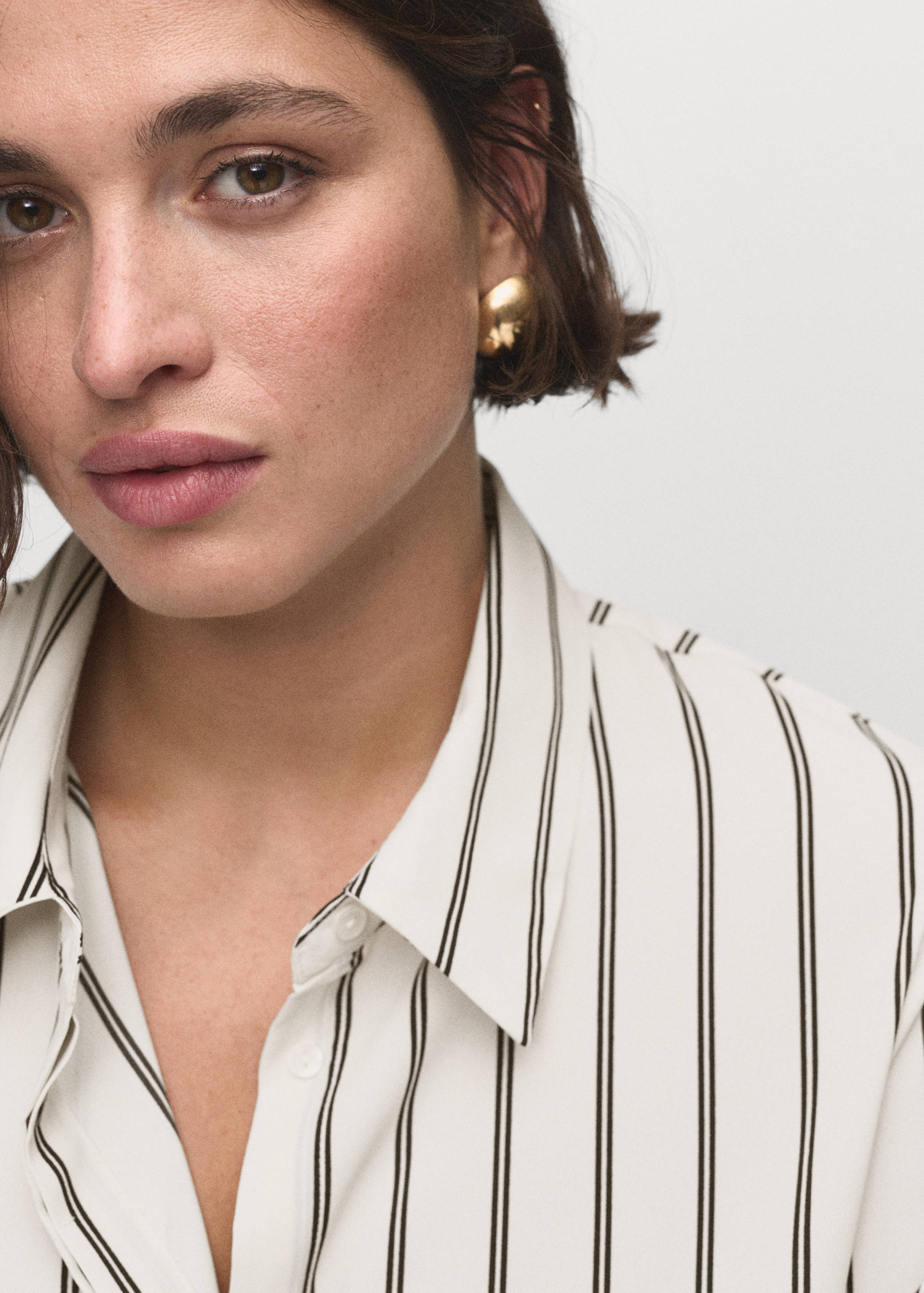 Fluid long-sleeved blouse - Details of the article 4