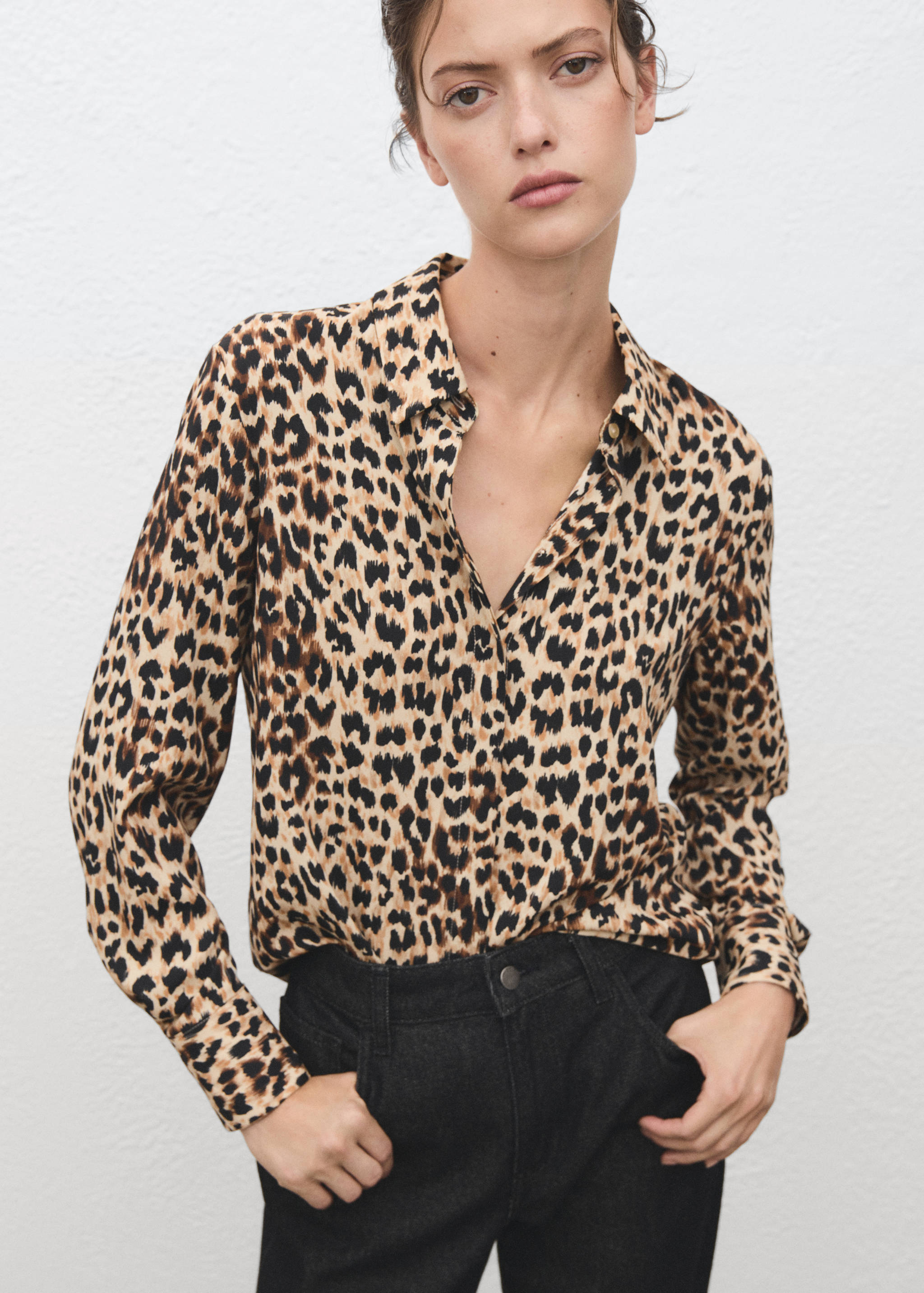 Fluid long-sleeved blouse - Details of the article 1