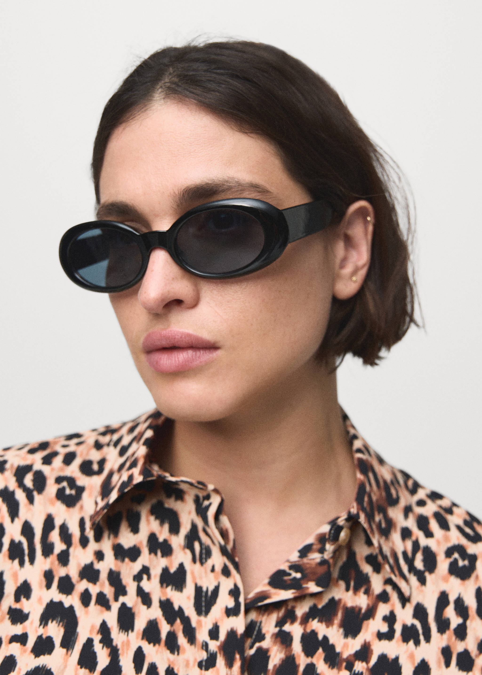 Fluid long-sleeved blouse - Details of the article 4