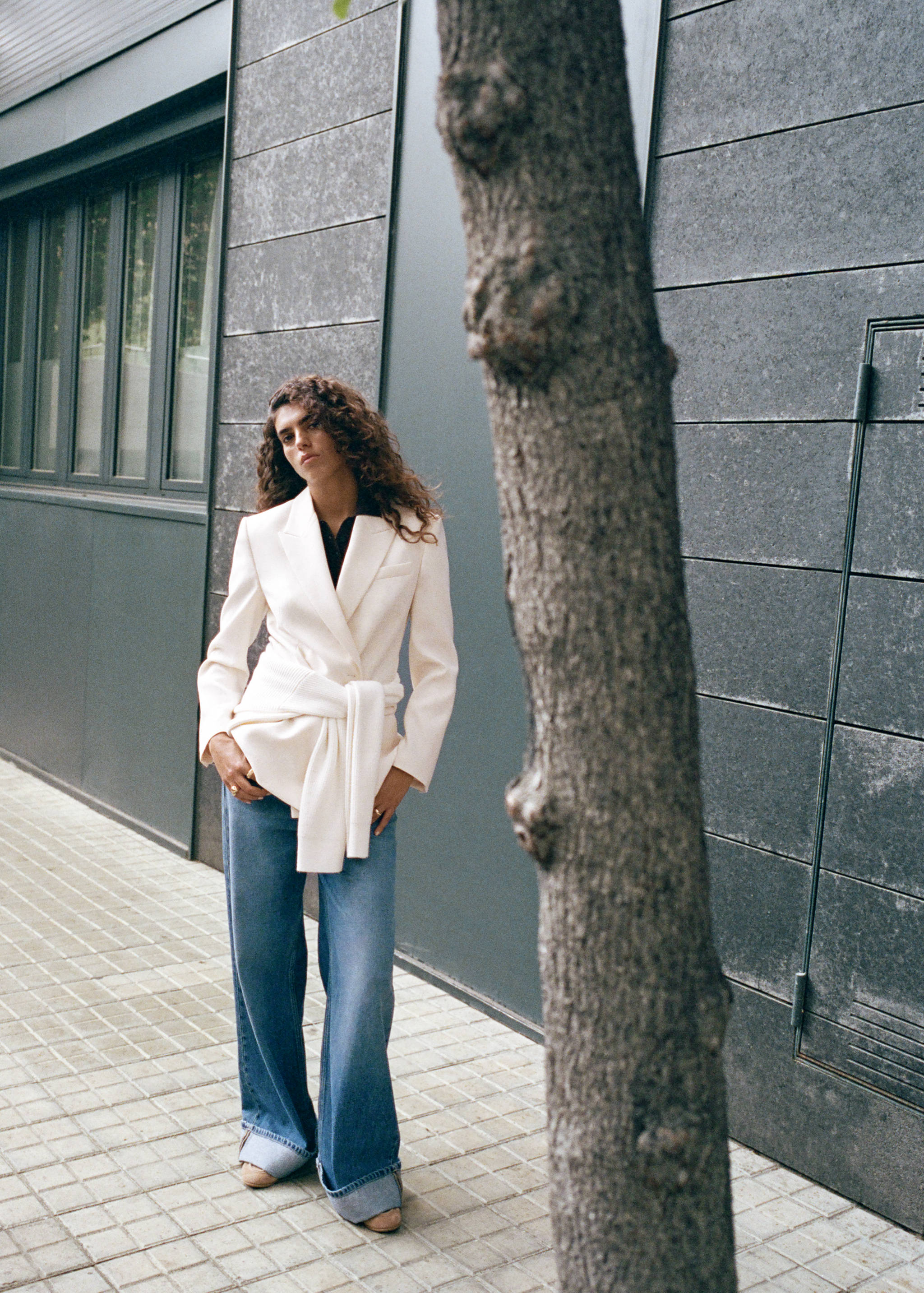 Bő szárú, felhajtott szegélyű farmernadrág - A termék adatai 7