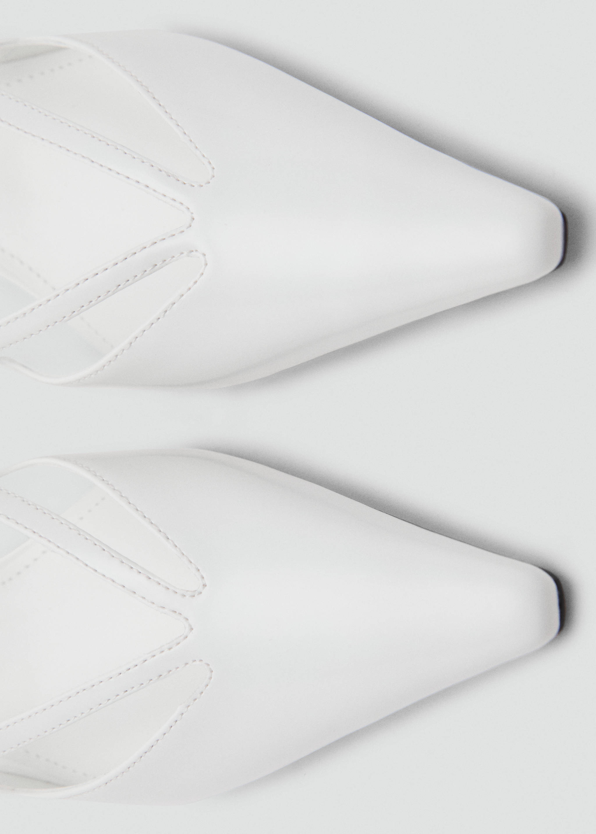 Kitten-heel pointed shoes - Details of the article 2