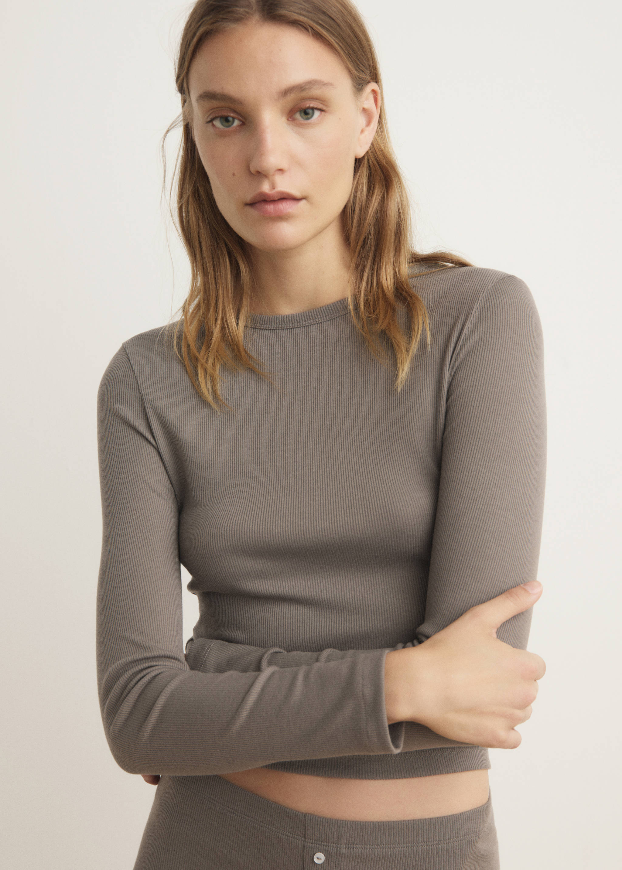 Ribana yuvarlak yaka tişört - Orta plan