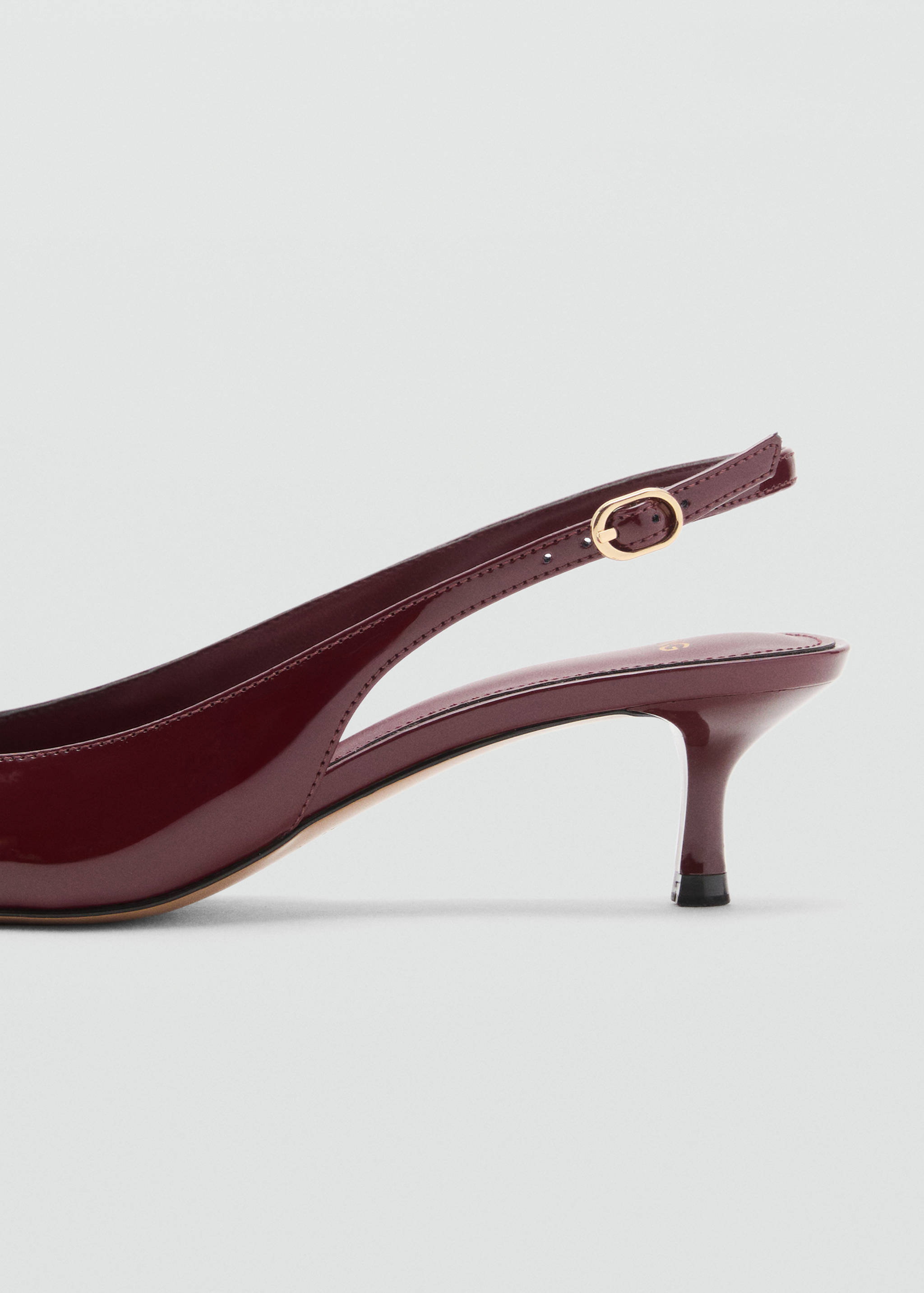 Kitten-heel patent leather shoes - Details of the article 1