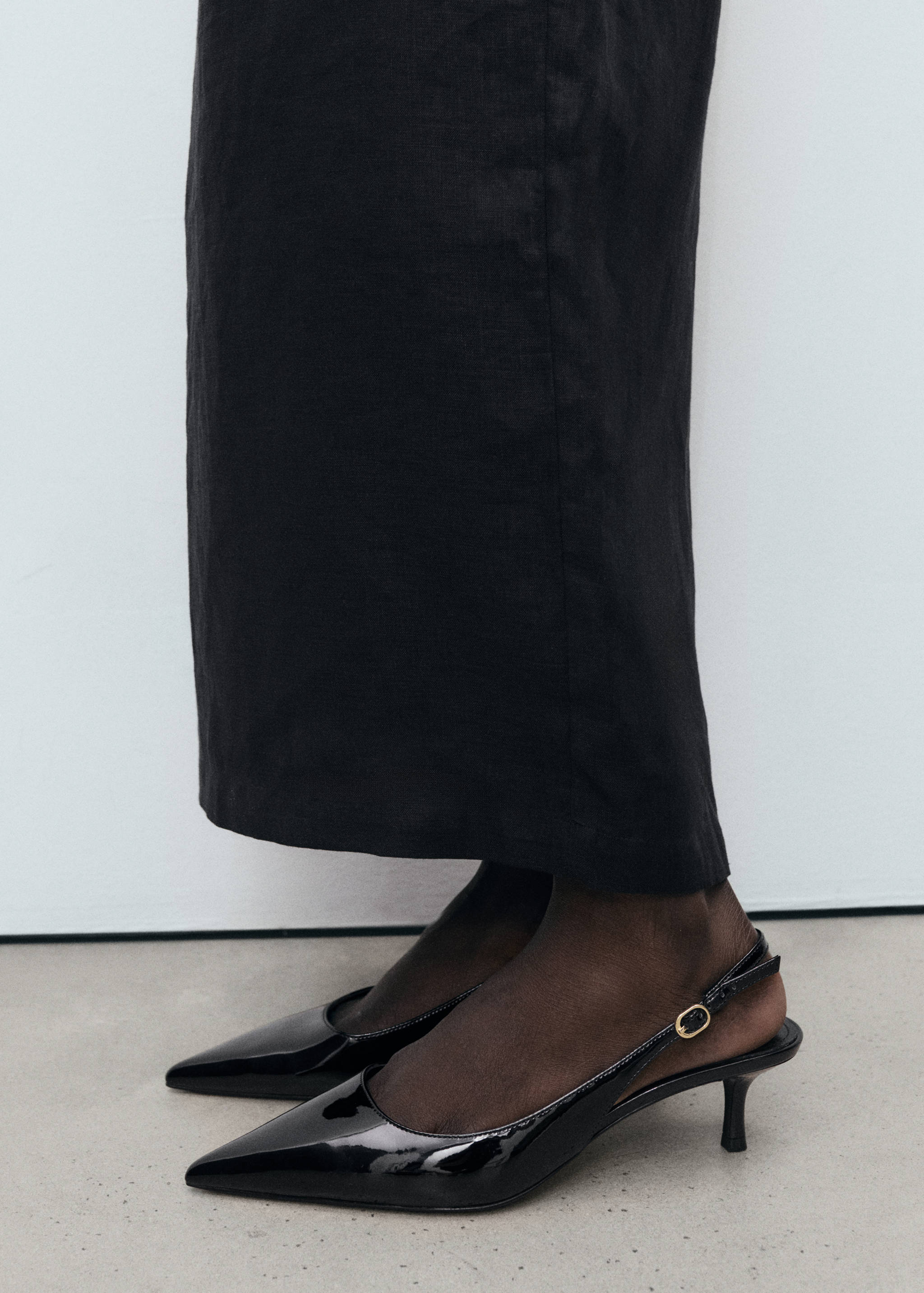 Kitten-heel patent leather shoes - Details of the article 9