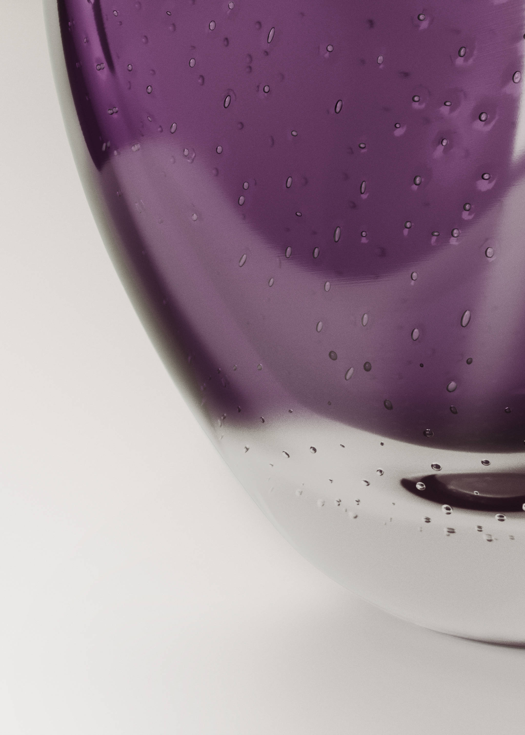 Tall irregular glass vase - Details of the article 1