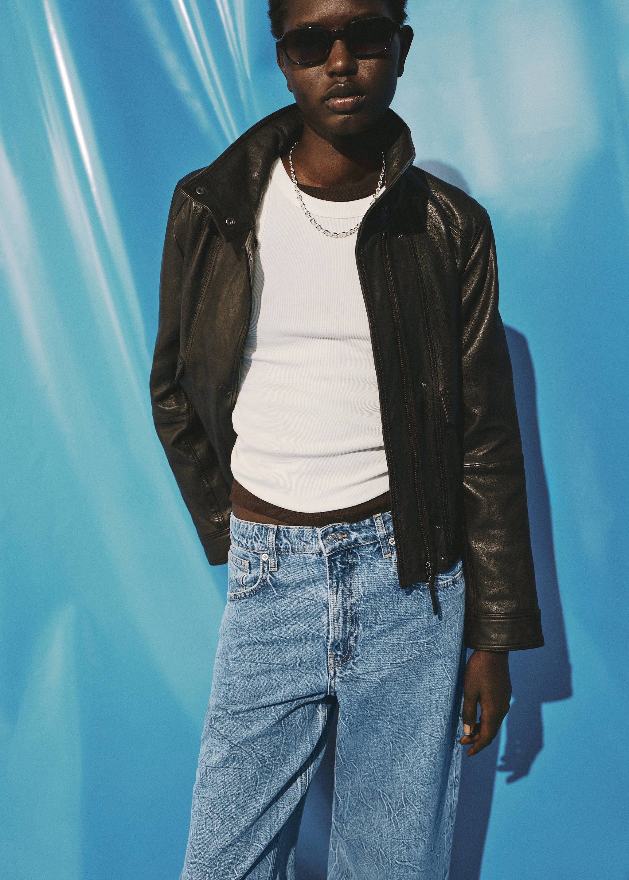 Straight-fit jeans with a creased effect - Details of the article 1