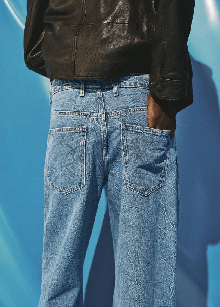 Straight-fit jeans with a creased effect — Medium Blue