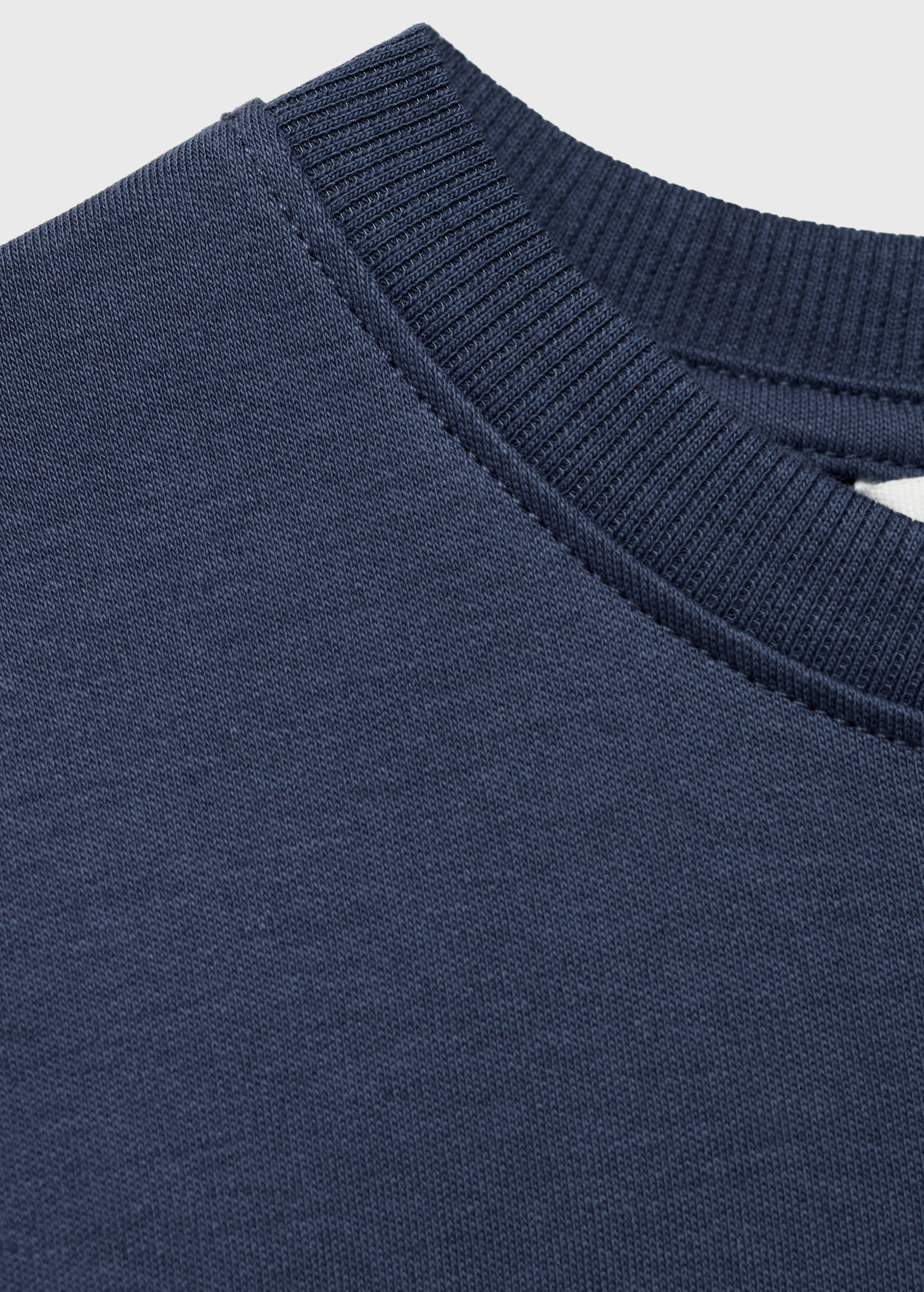 T-shirt with pocket and seam detail - Details of the article 0
