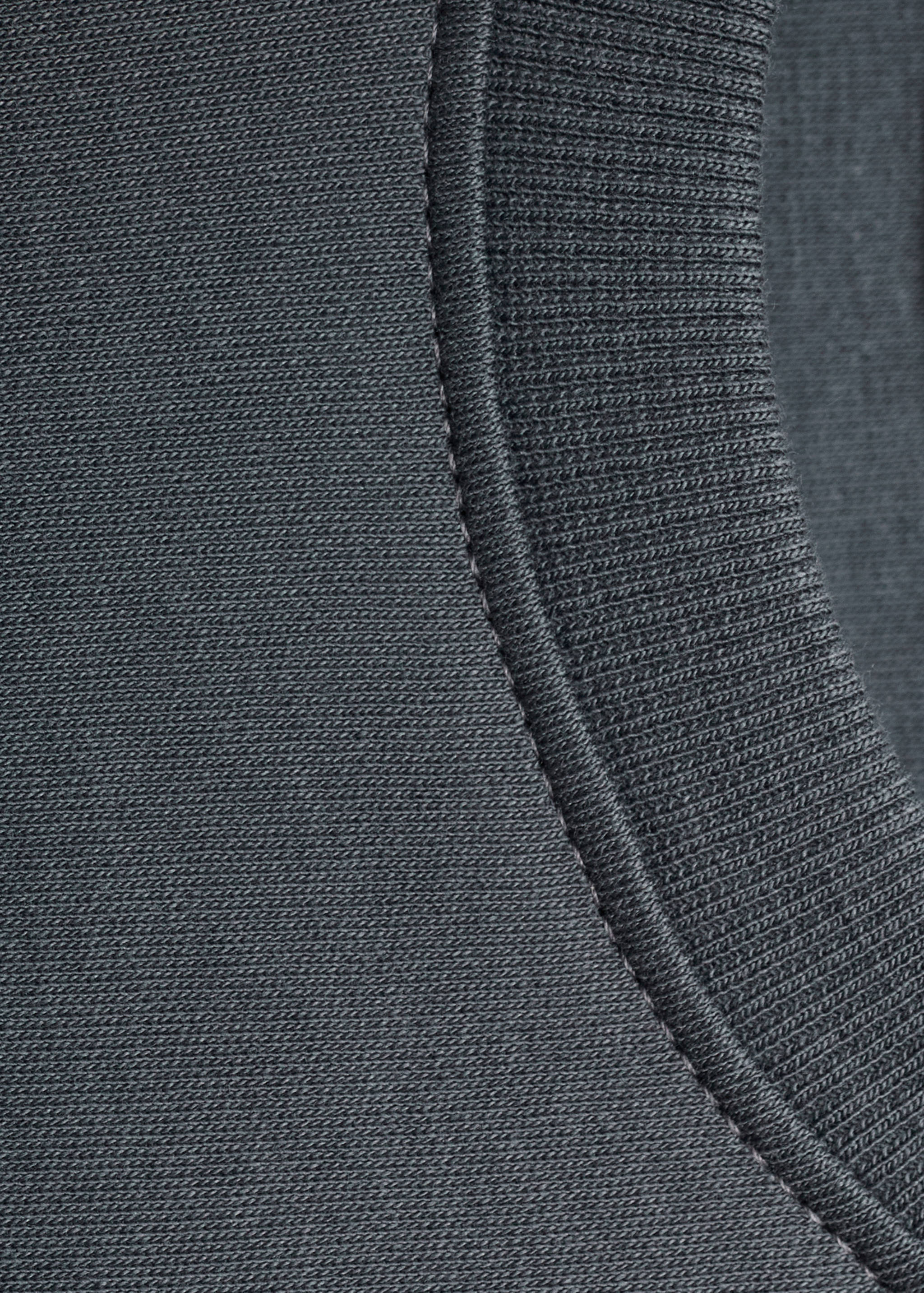 T-shirt with pocket and seam detail - Details of the article 0