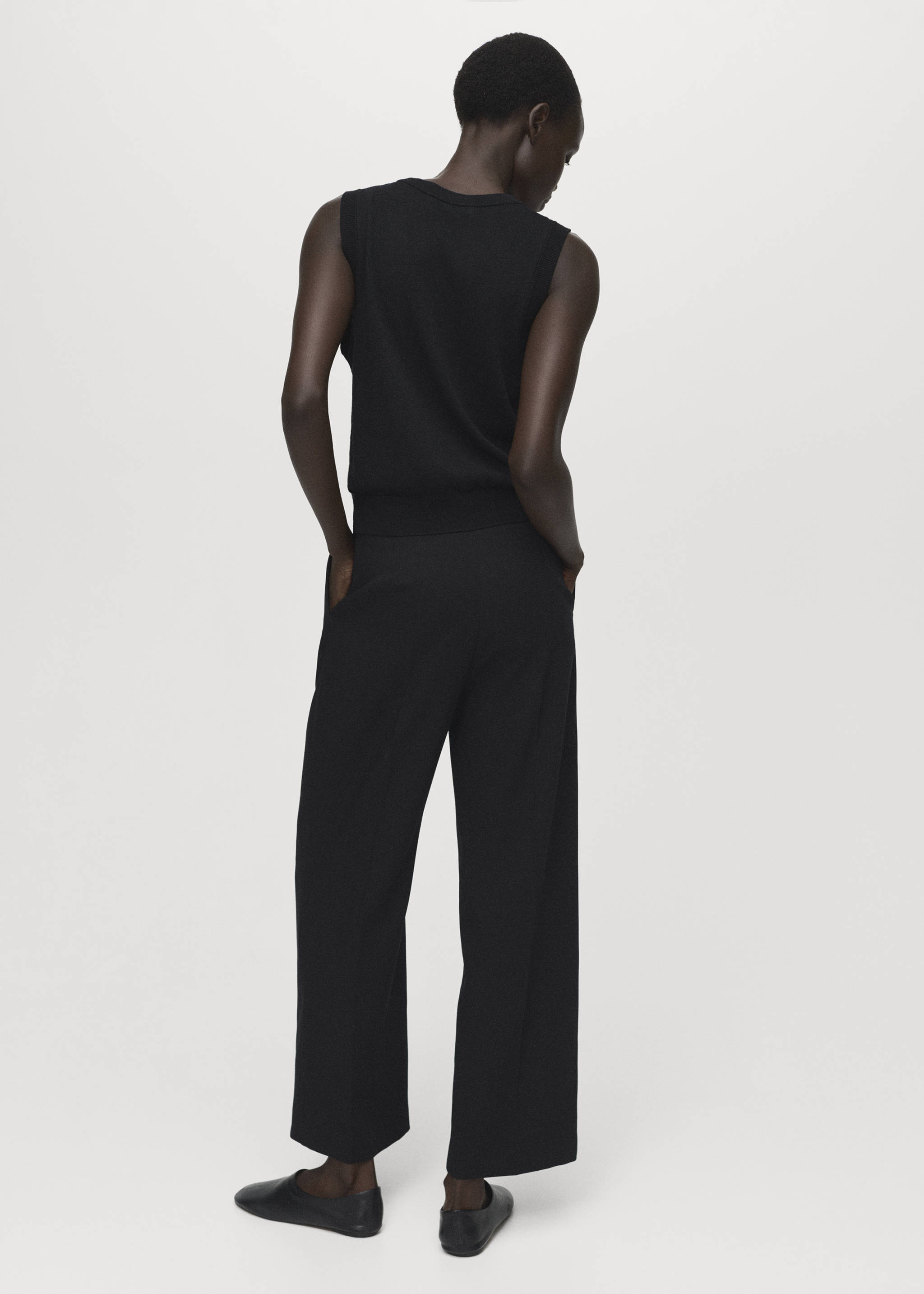 Straight-fit pleated trousers - Reverse of the article