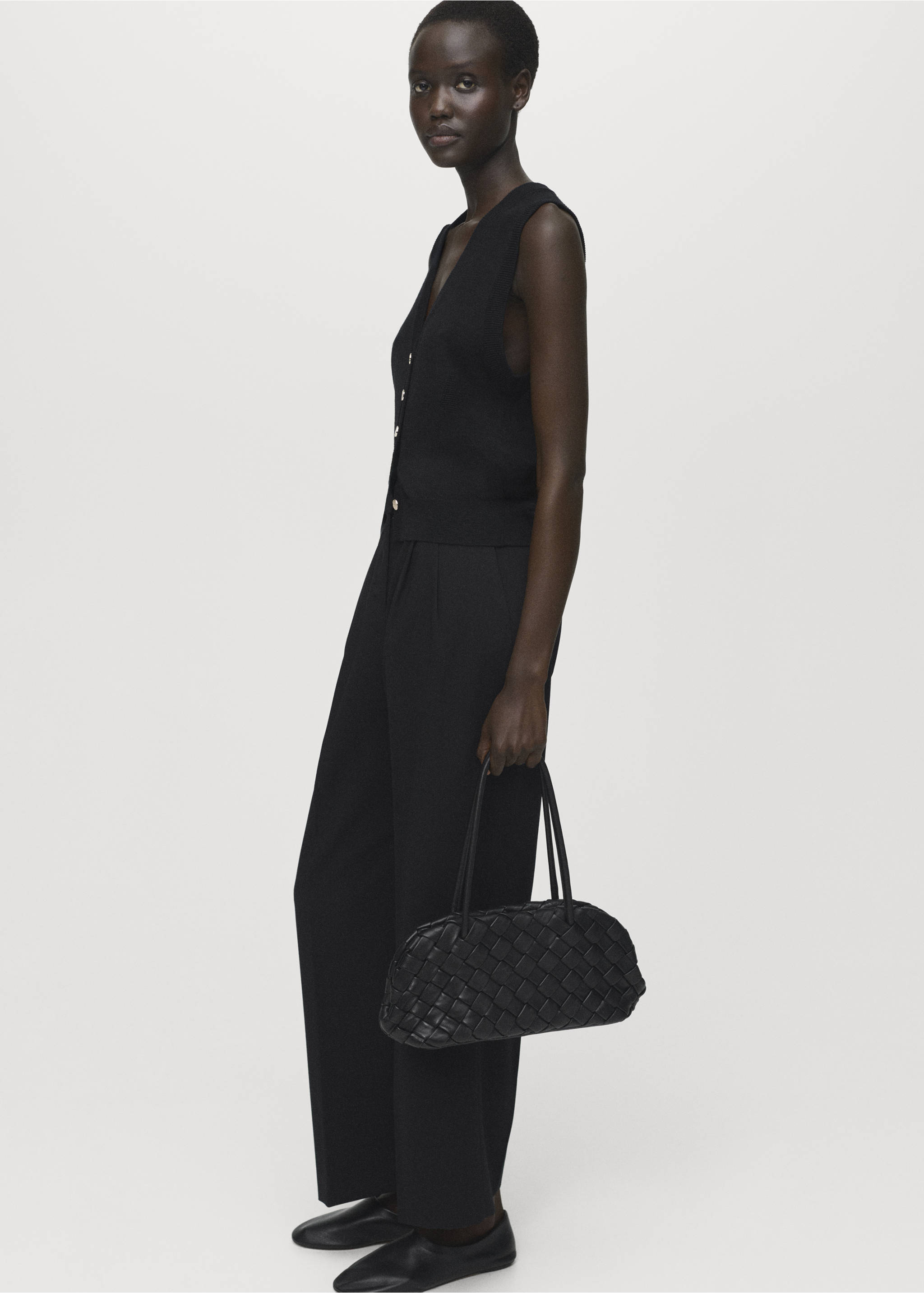 Прямые брюки с защипами - Деталь изделия 2, Черный. Ref: 17054422-00.