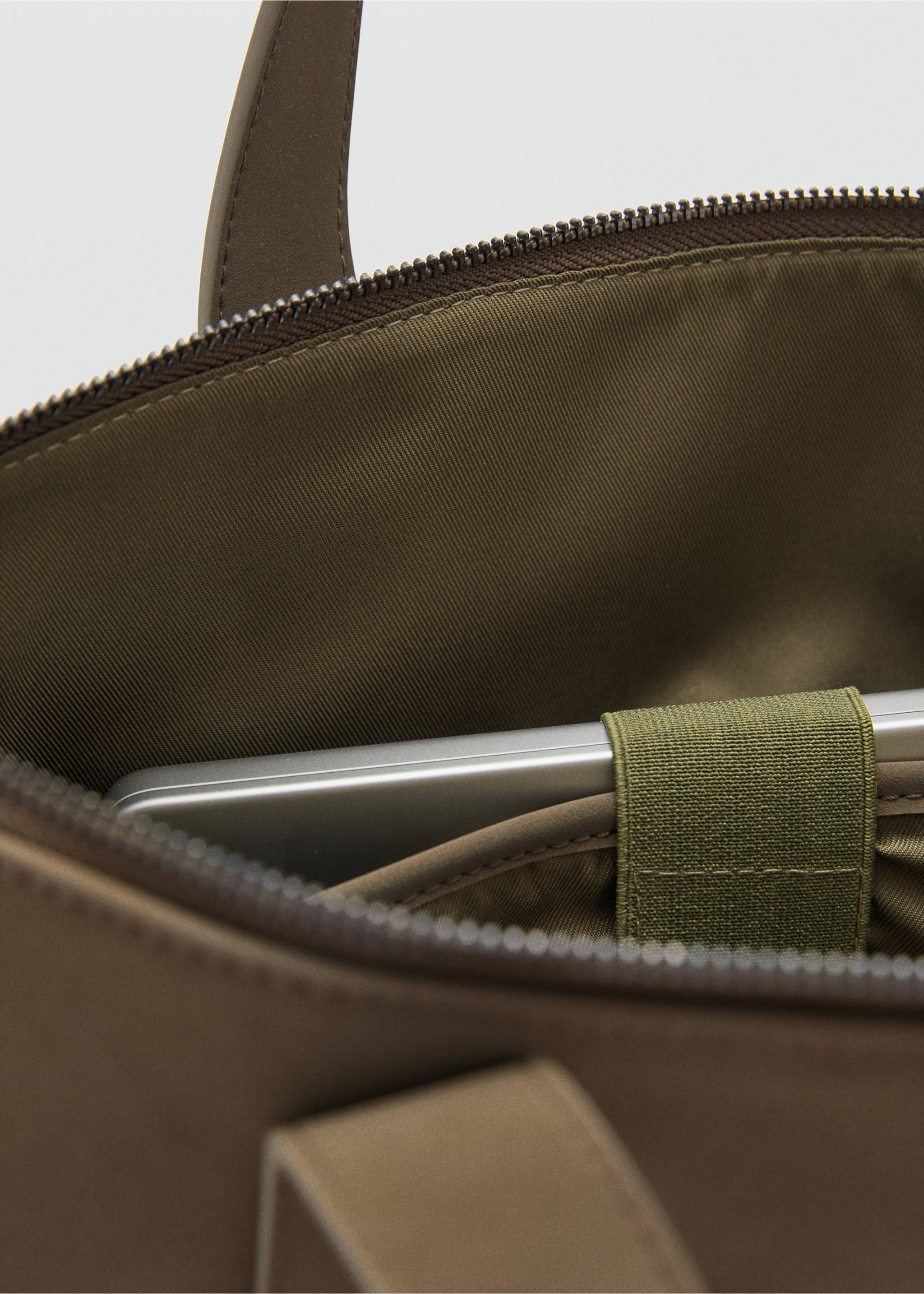 Mochila multifuncional bolsillos - Detalle del artículo 3, Khaki. Ref: 17054425-00.