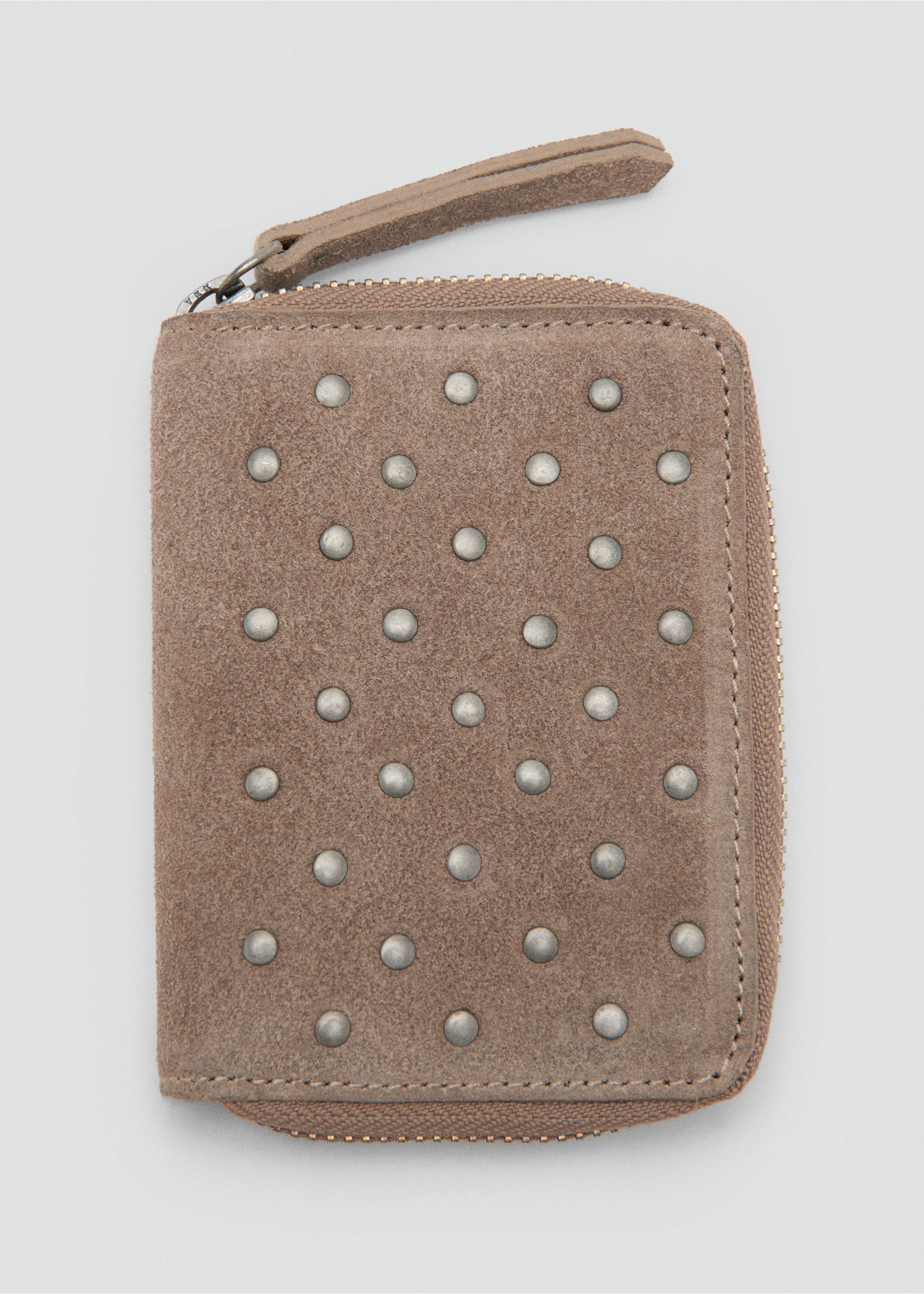 Studded leather purse - Details of the article 2, Sand. Ref: 17054426-00.
