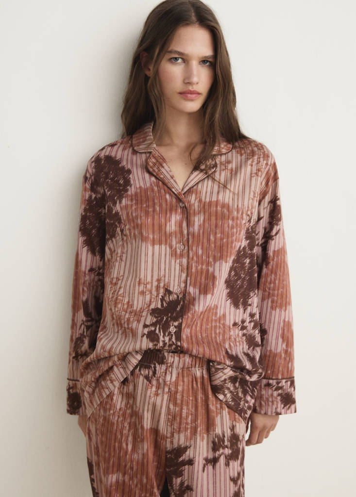 Pyjama shirt with blurred print — Brown