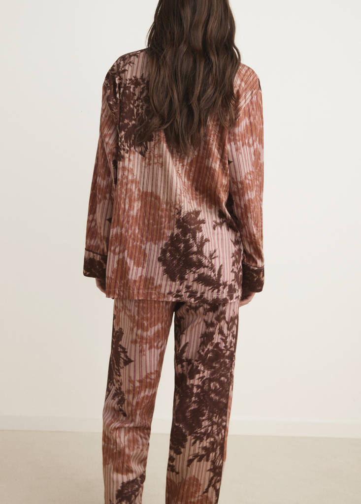 Pyjama shirt with blurred print — Brown